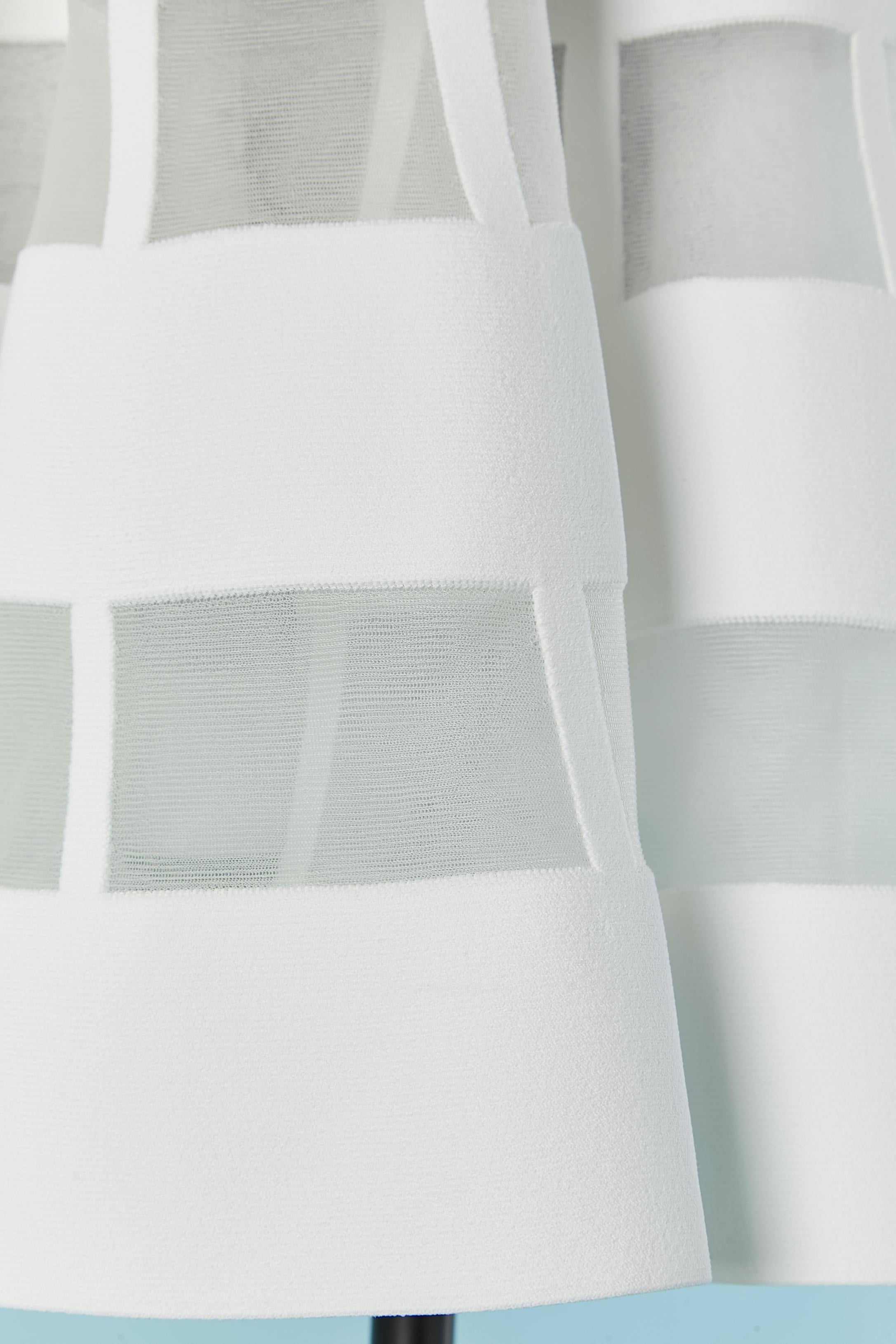 White sleeveless cocktail dress with see-through lines on the skirt AlaÏa In Excellent Condition In Saint-Ouen-Sur-Seine, FR