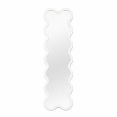 Weißer, schmaler Wandspiegel aus Bio-Glas mit skulpturalem, wellenförmigem Rahmen von Oitoproducts