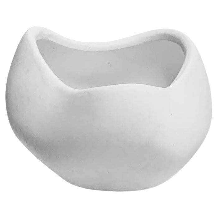 White Smooth Finish Curved Shaped Danish Design Mini Bowl, China, Contemporary For Sale