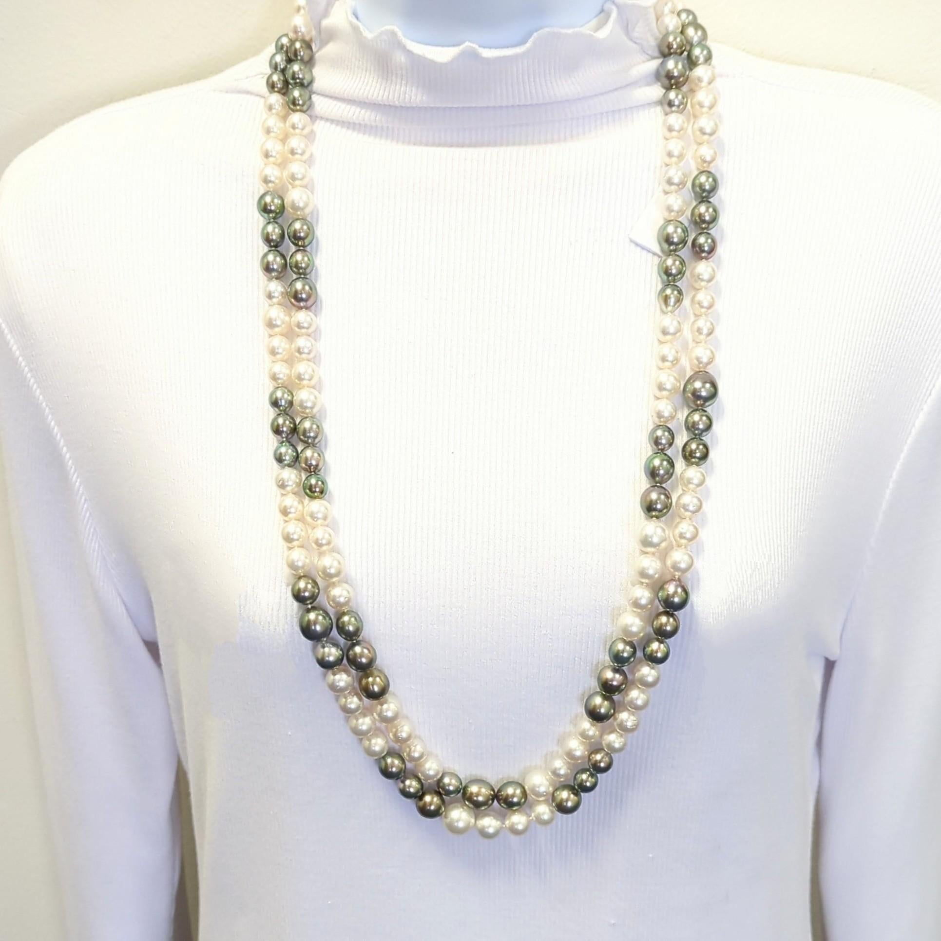 Taille ronde Collier superposé de perles blanches des mers du Sud et de Tahiti en vente