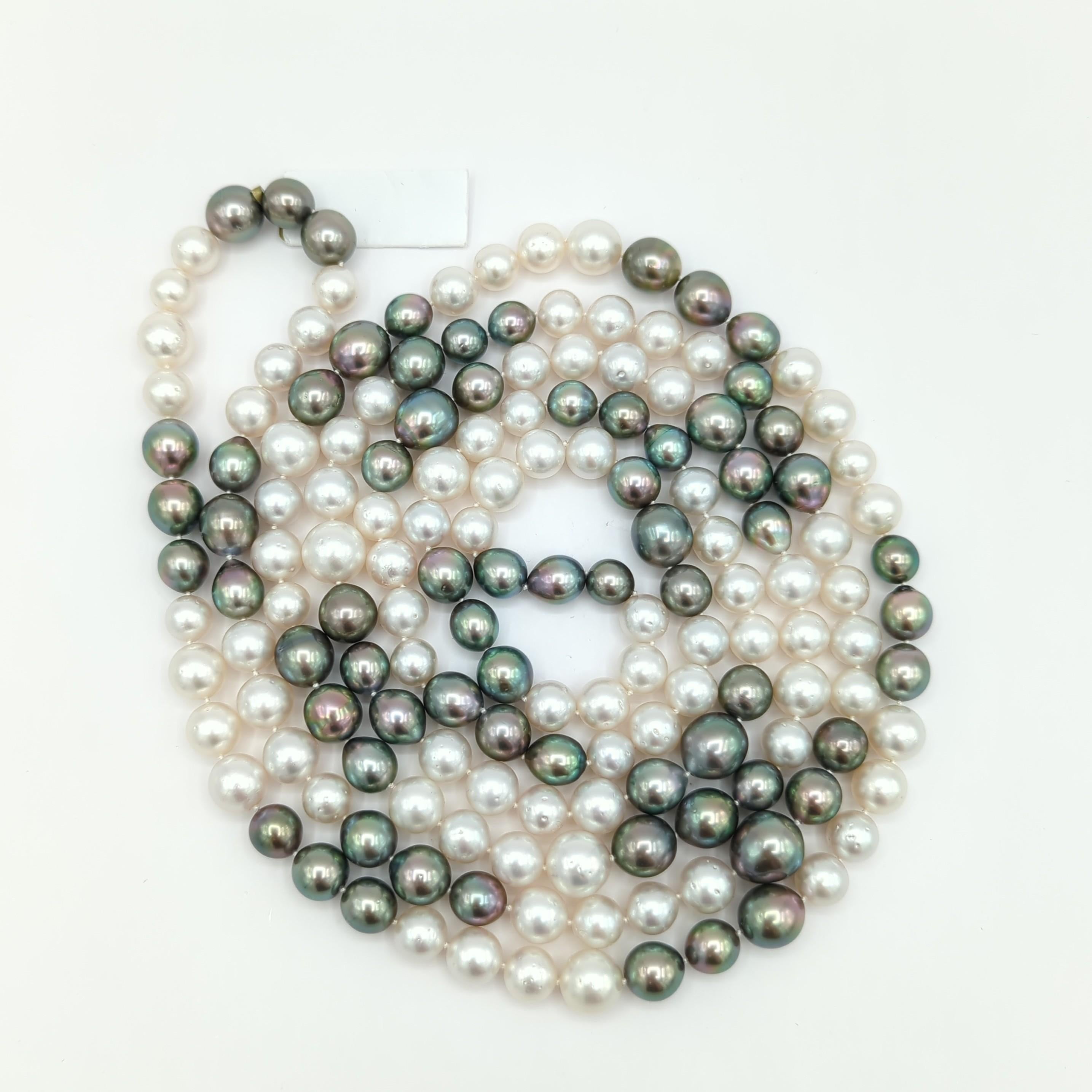 Lagenförmige Halskette aus weißem Südsee- und Tahiti-Perlen im Angebot 2