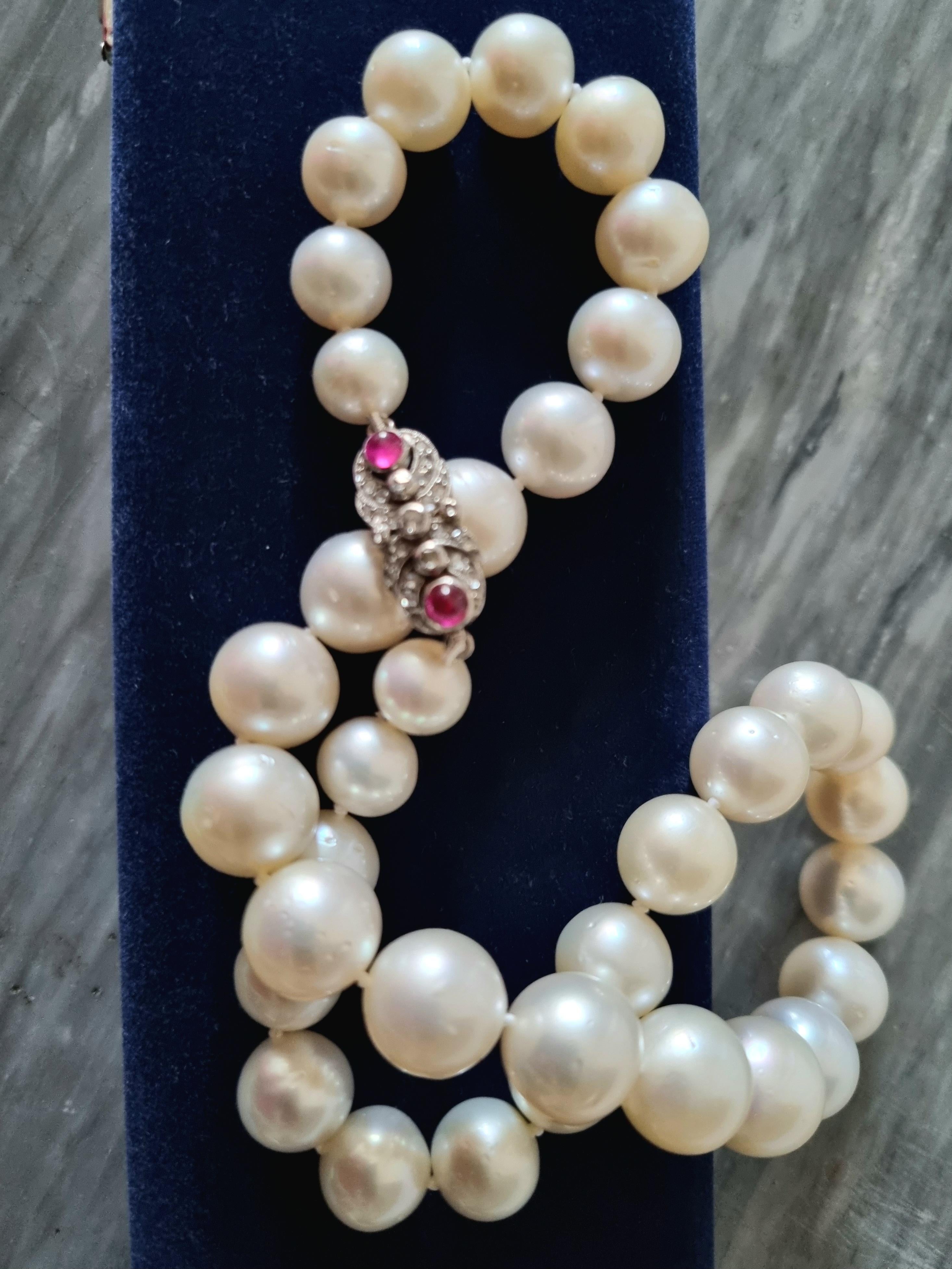 White South Sea  Cultured Pearl Necklace  Graduated from 15mm to 10mm For Sale 3