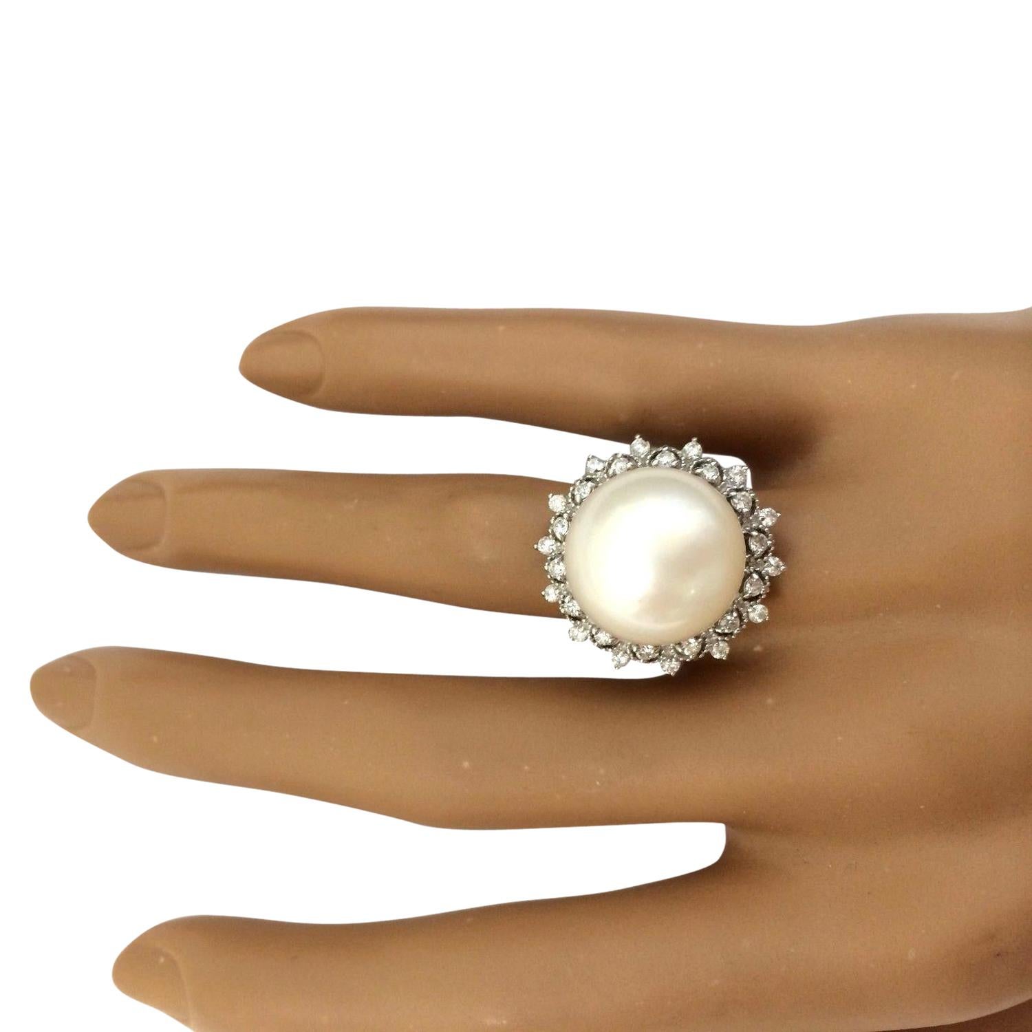 White South Sea Pearl 14 Karat Solid White Gold Diamond Ring In New Condition For Sale In Los Angeles, CA