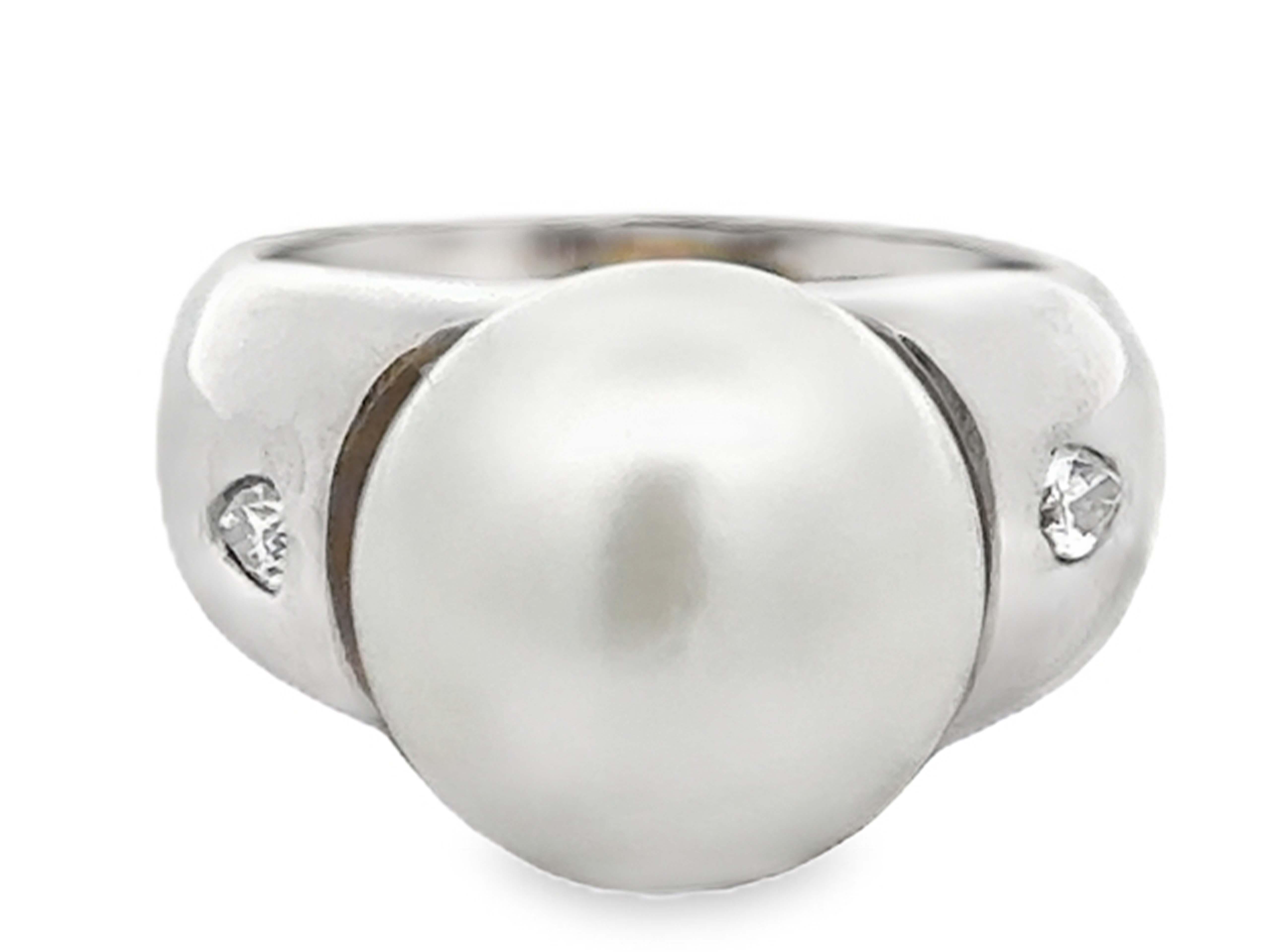 Ring Specifications:

Metal: 14k White Gold

Total Weight: 16.8 Grams
​
​Pearl Diameter: 13.65 mm
​
​Pearl Type: White South Sea Pearl

Diamond Count: 2 pear shaped

Diamond Color: I-J

Diamond Clarity: SI1

Diamond Carat Weight: 0.30 carats

Ring