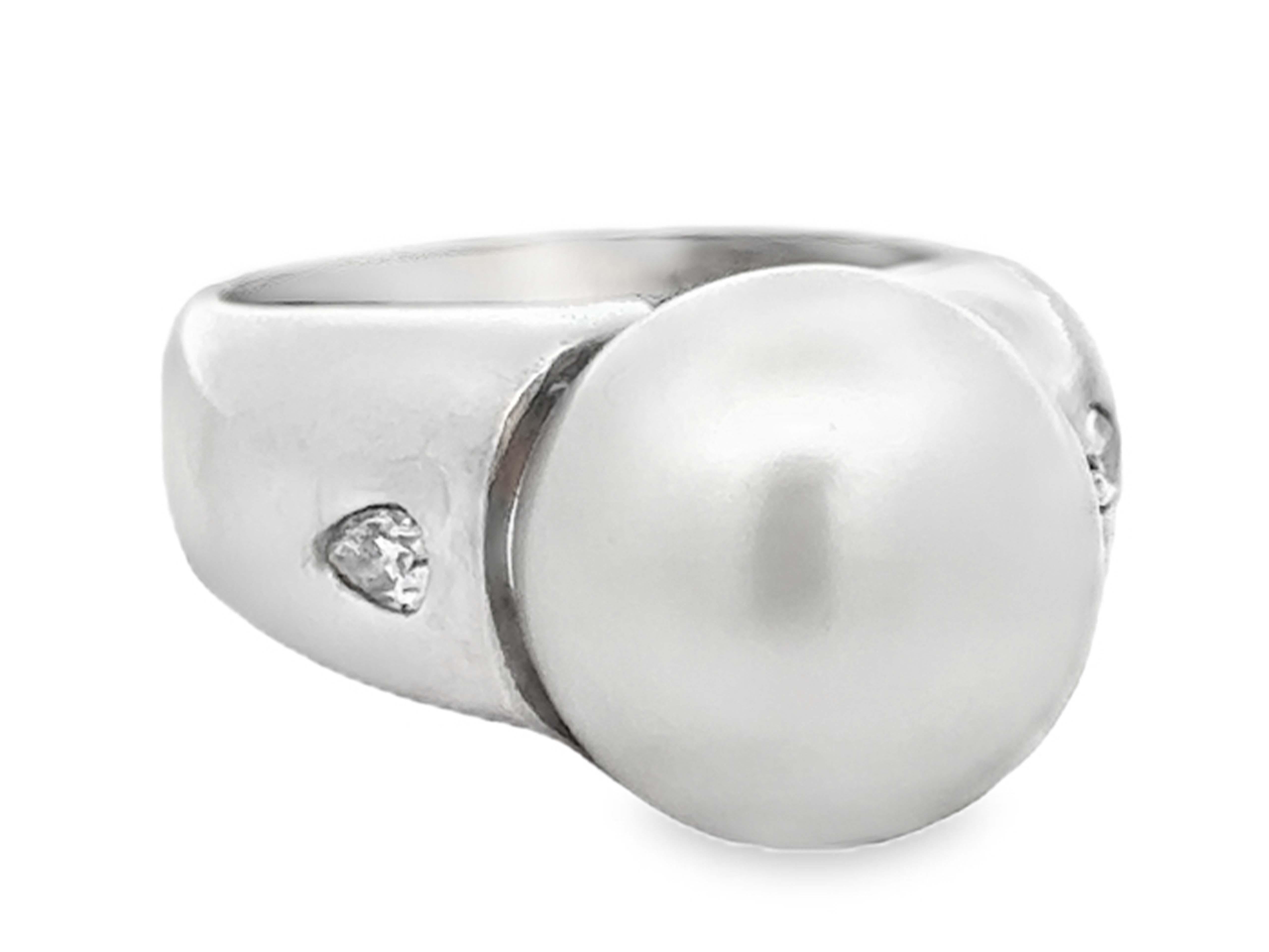 Round Cut White South Sea Pearl and 2 Pear Shaped Diamonds Ring 14k White Gold For Sale