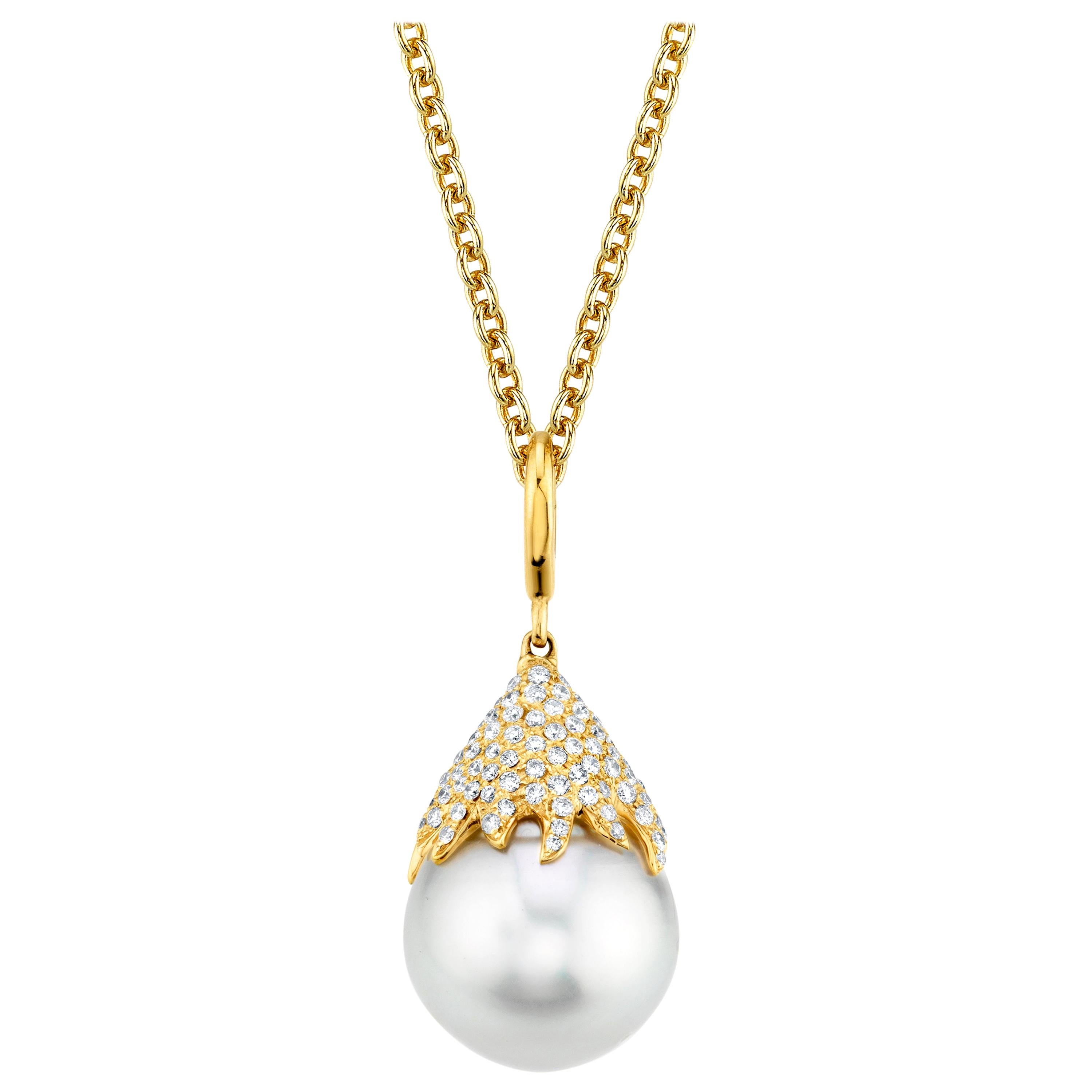 Collier de perles des mers du Sud blanches de 15 mm et de diamants en or jaune 18 carats  