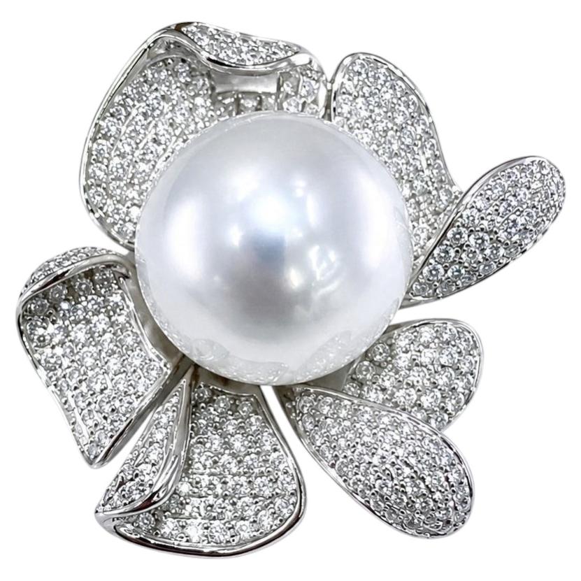 Anillo con flor de perla blanca del Mar del Sur y diamantes, 15-16 mm, oro blanco de 18 quilates