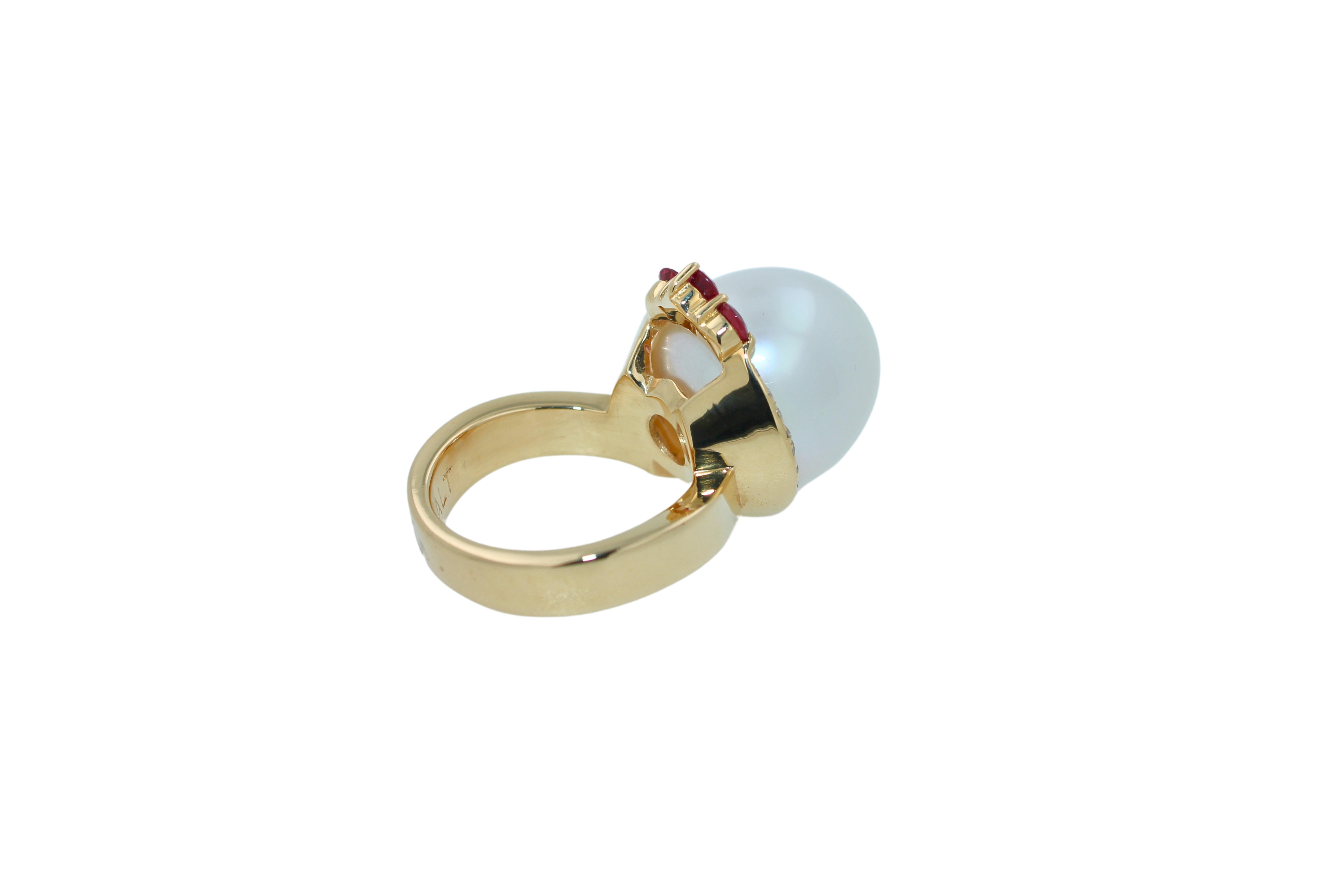 White South Sea Pearl Diamond Halo Comet Form Pink Red Spinel 18 Karat Gold Ring For Sale 9