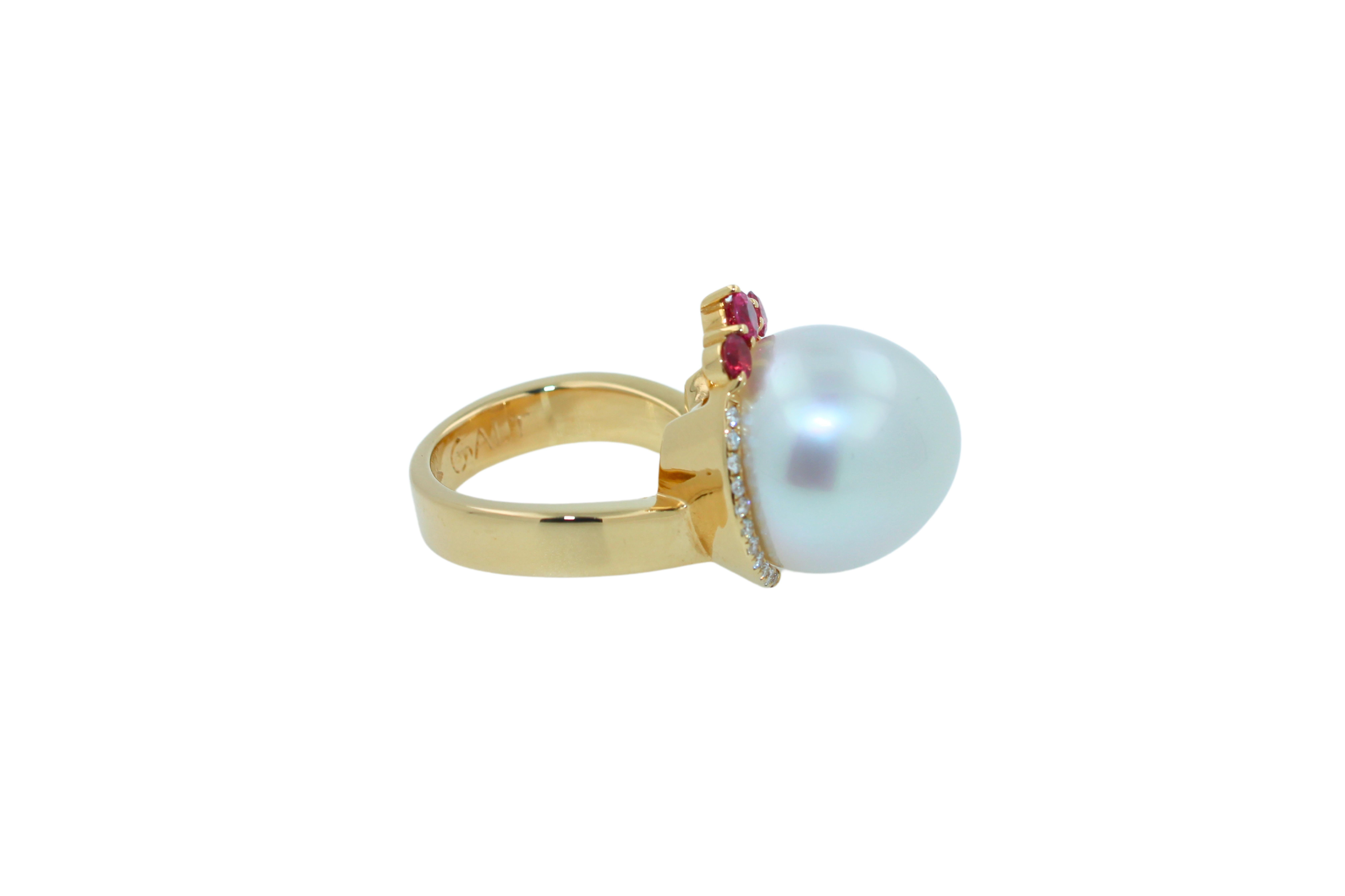 White South Sea Pearl Diamond Halo Comet Form Pink Red Spinel 18 Karat Gold Ring For Sale 8