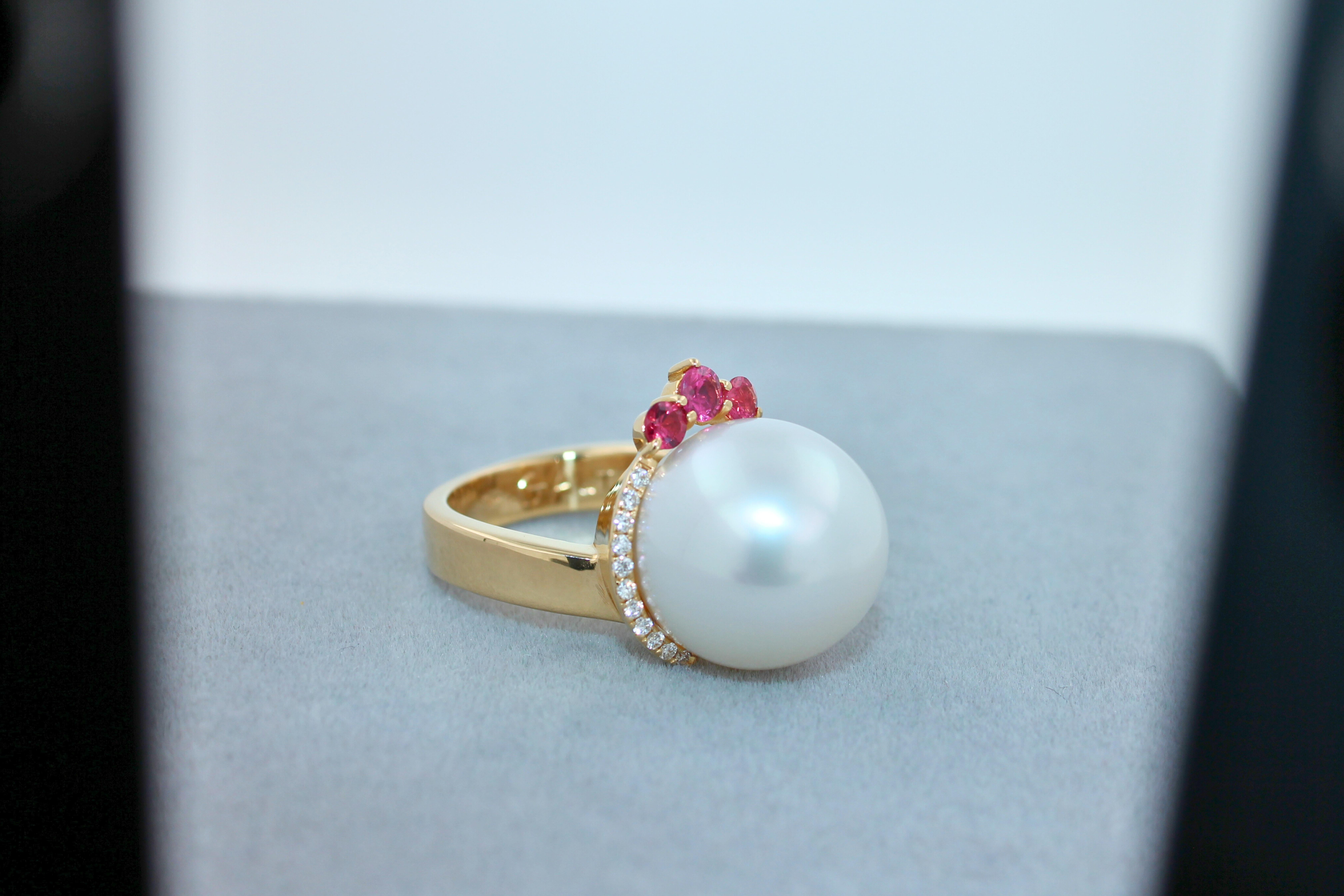 White South Sea Pearl Diamond Halo Comet Form Pink Red Spinel 18 Karat Gold Ring For Sale 13