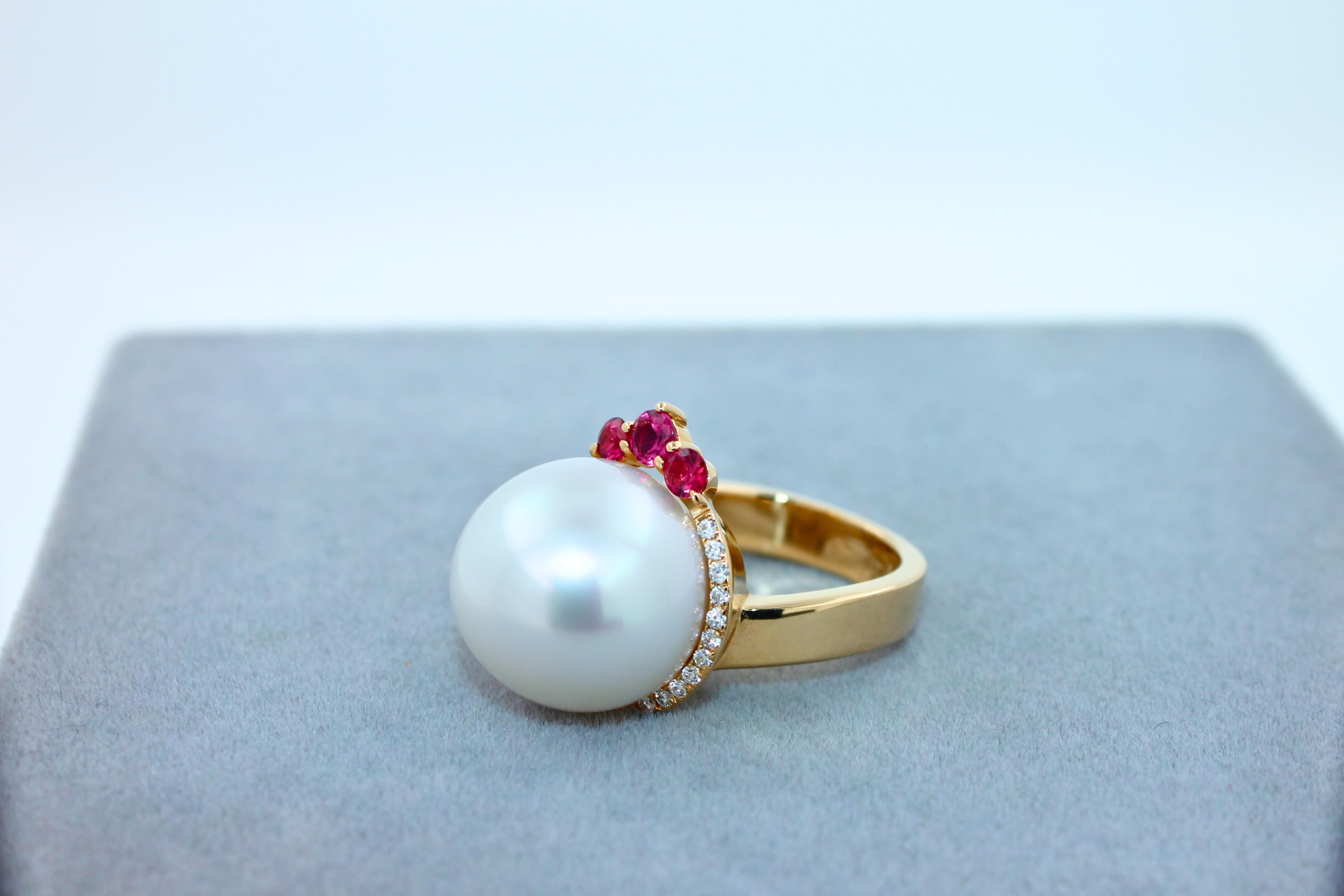 White South Sea Pearl Diamond Halo Comet Form Pink Red Spinel 18 Karat Gold Ring For Sale 14