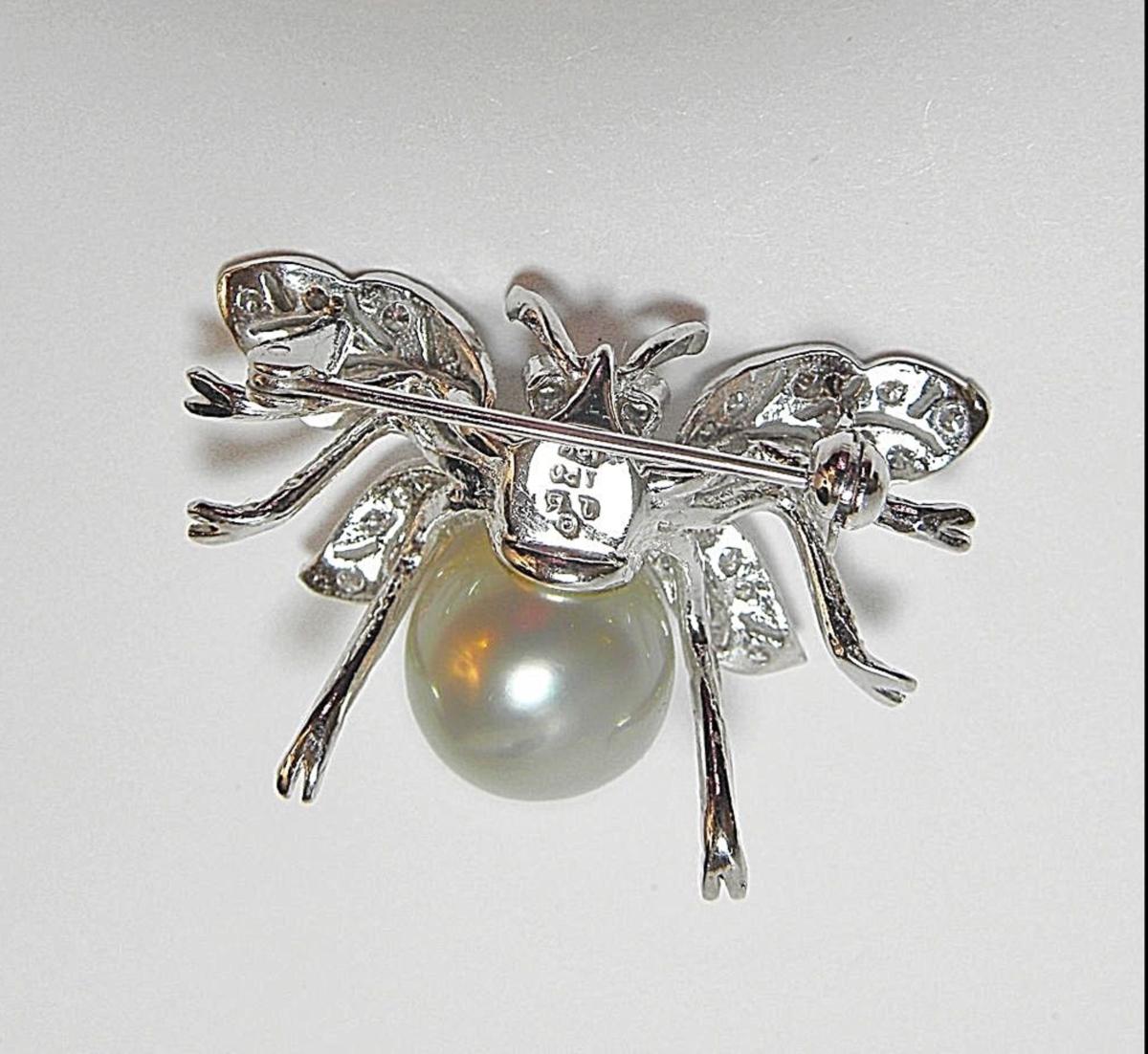 Women's White South Sea Pearl Diamond White Gold Bumble Bee Brooch Pin 18 Karat