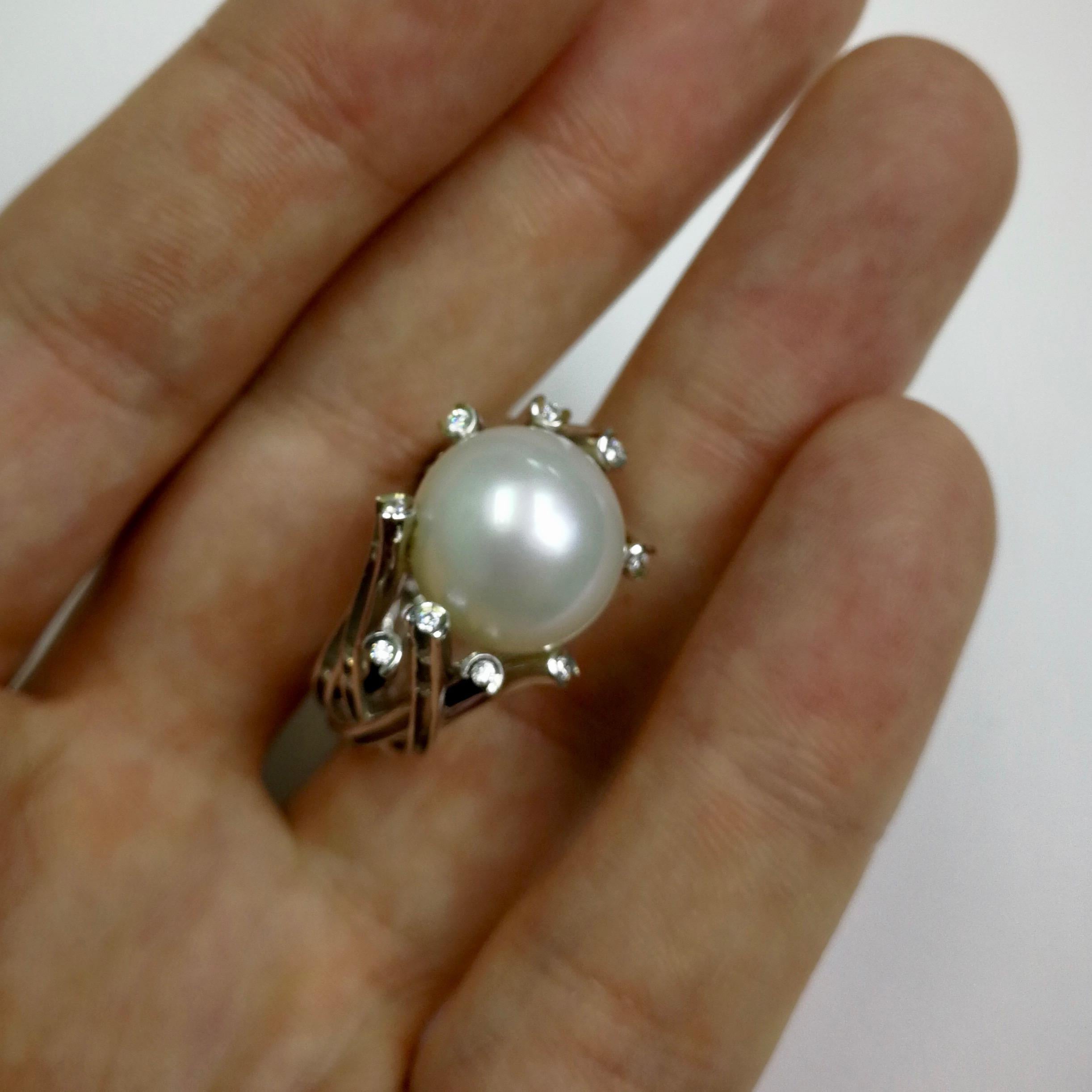 White South Sea Pearl Diamonds 18 Karat White Gold Ring For Sale 2