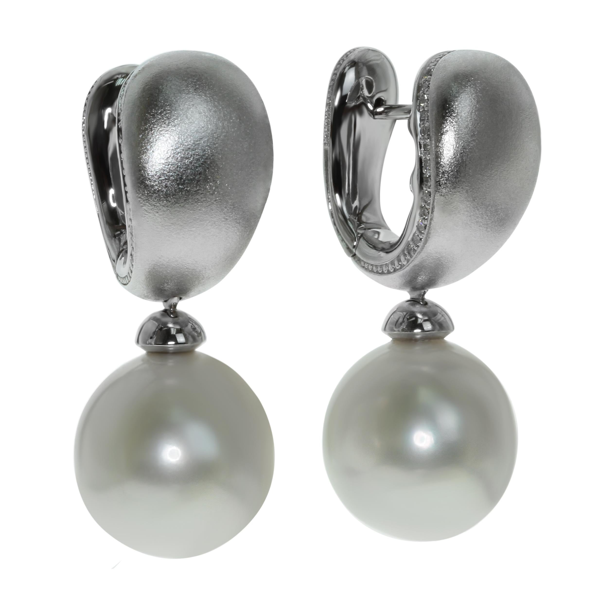 White South Sea Pearl Diamonds Cocktail Ring Earrings Suite For Sale 5