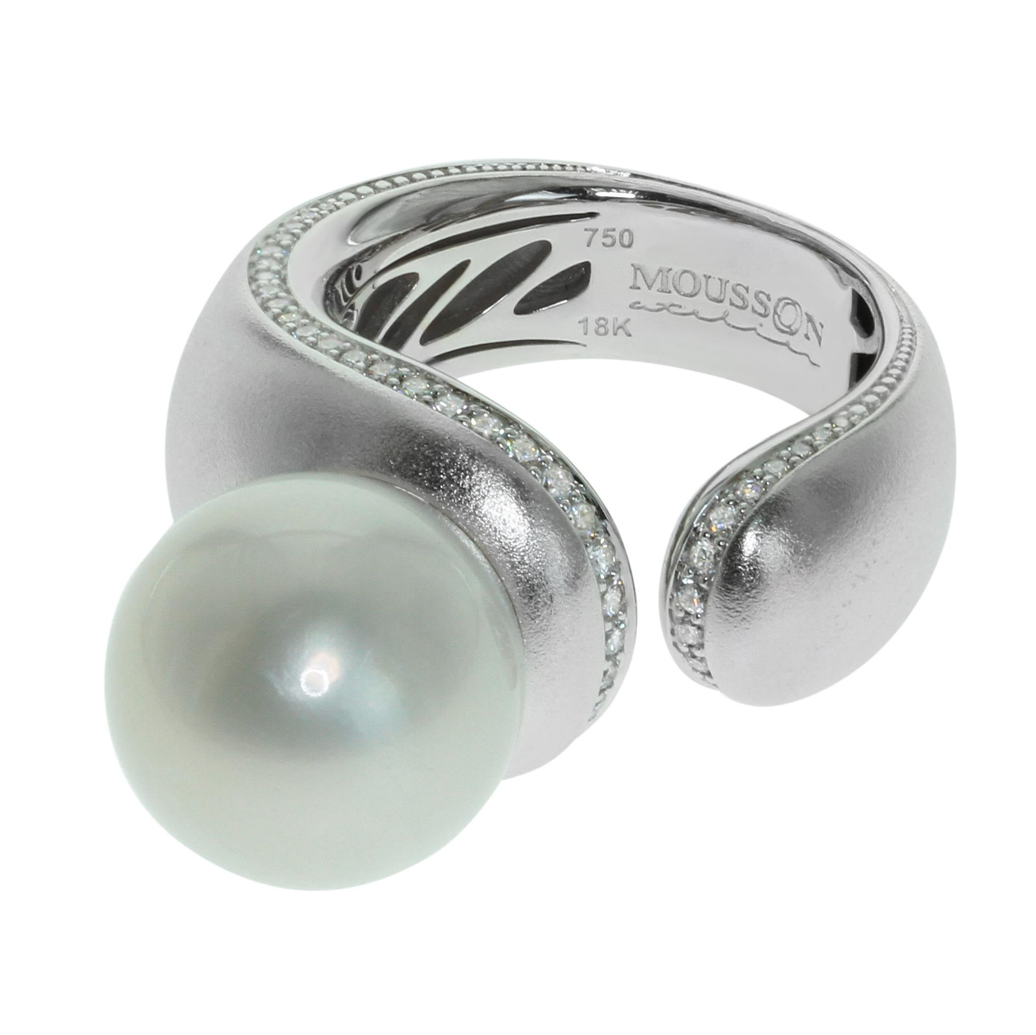 White South Sea Pearl Diamonds Cocktail Ring Earrings Suite For Sale 6