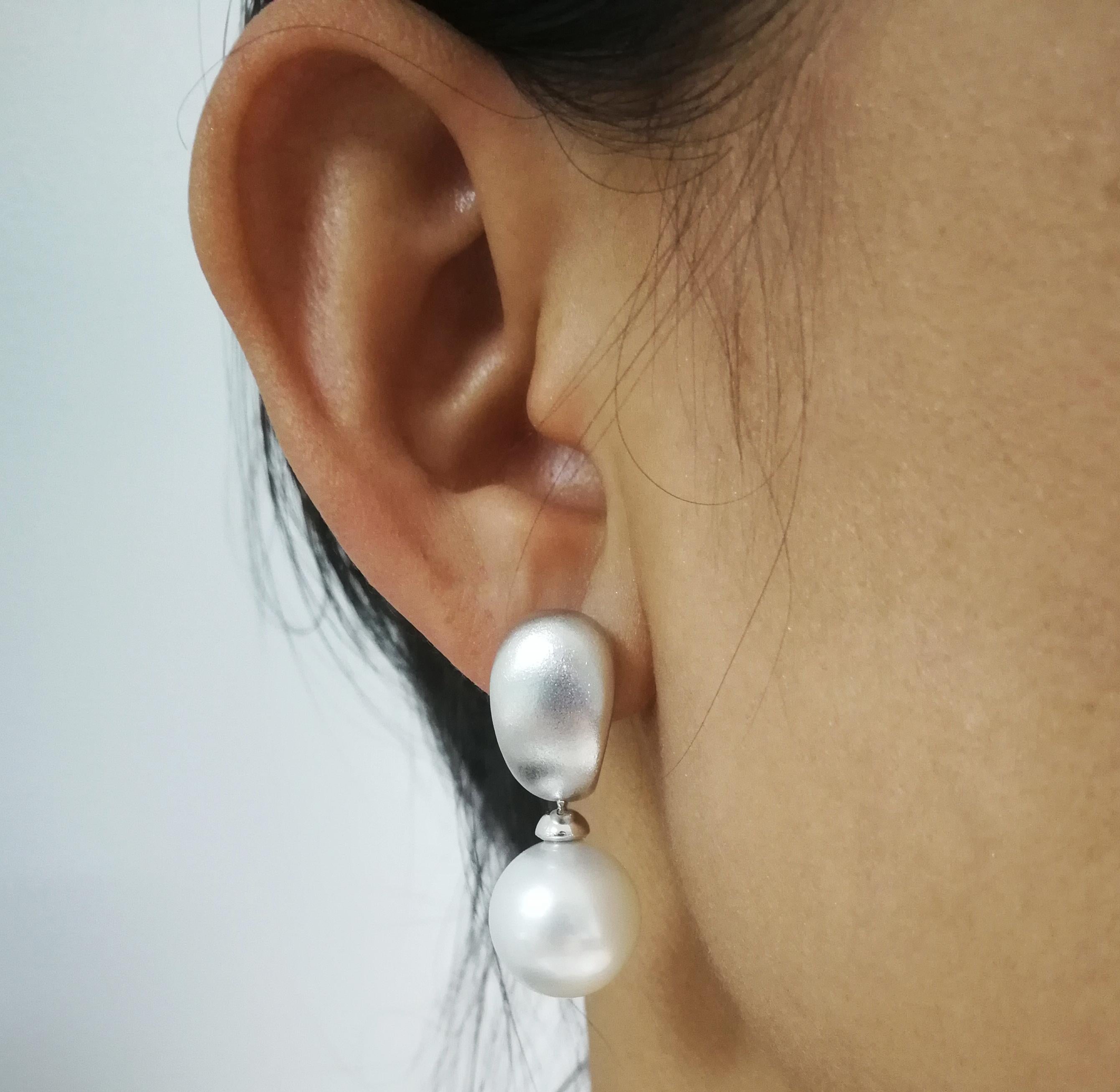 White South Sea Pearl Diamonds Cocktail Ring Earrings Suite For Sale 1