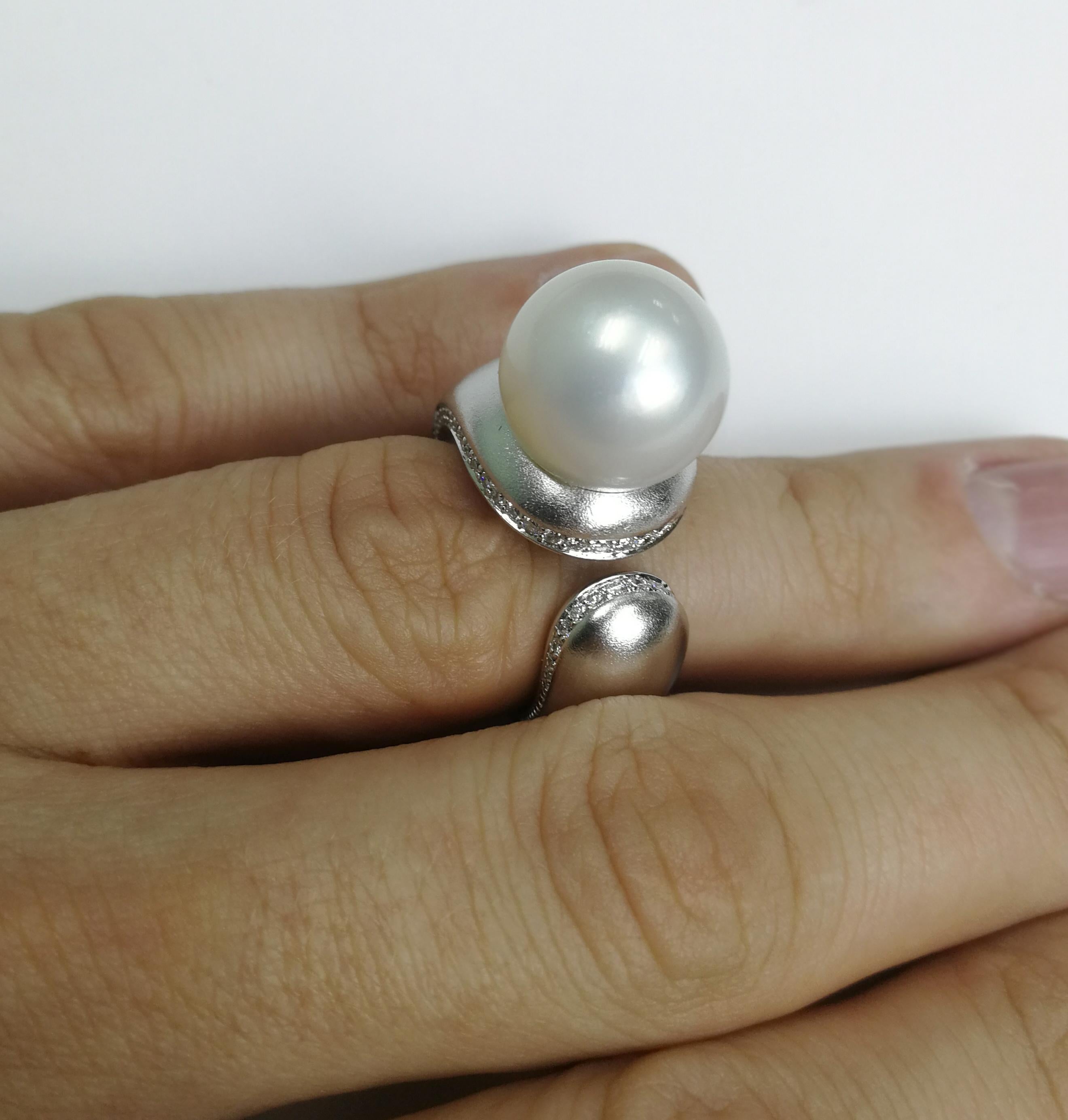 Women's White South Sea Pearl Diamonds Cocktail Ring For Sale