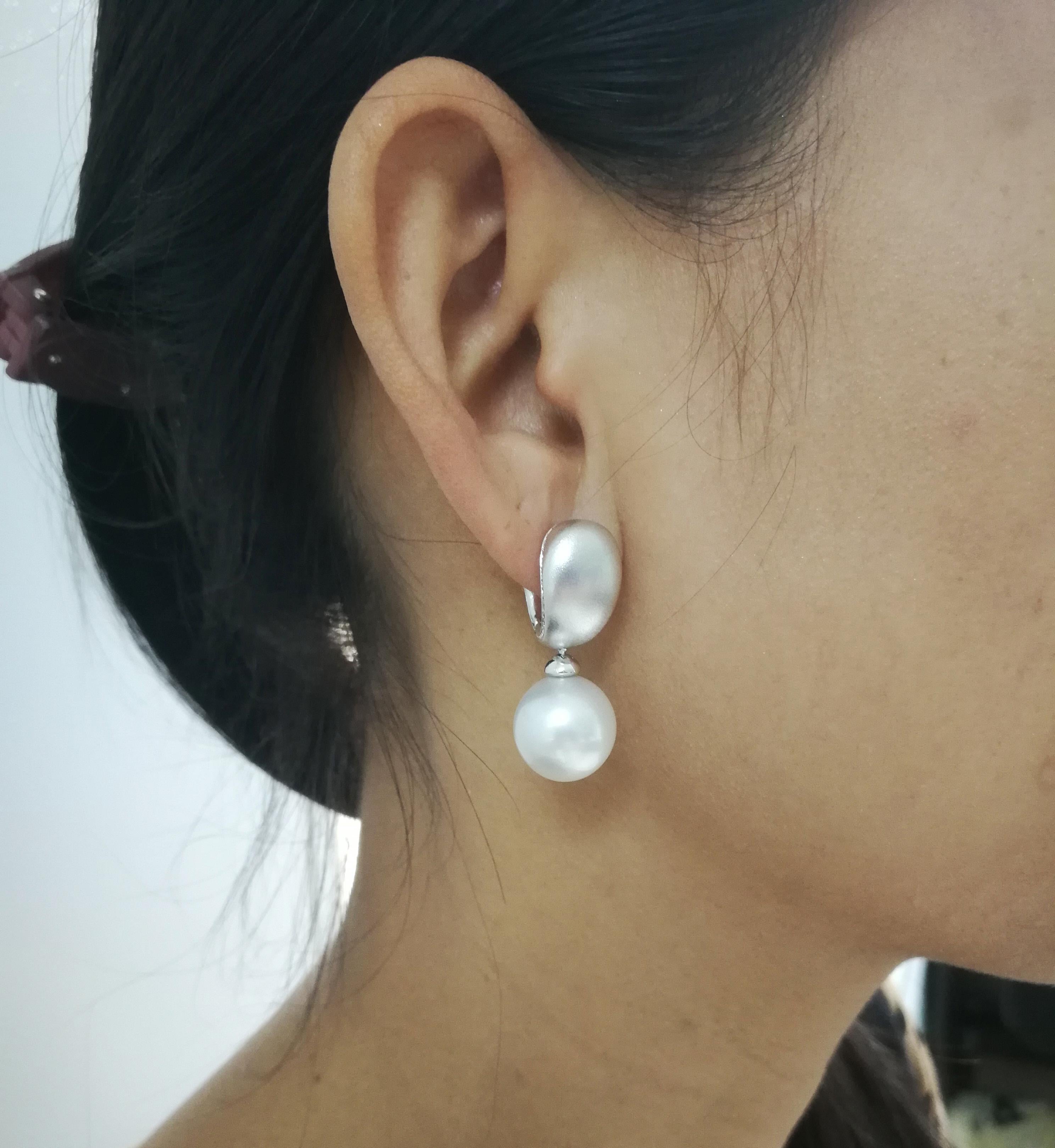 White South Sea Pearl Diamonds Earrings For Sale 1