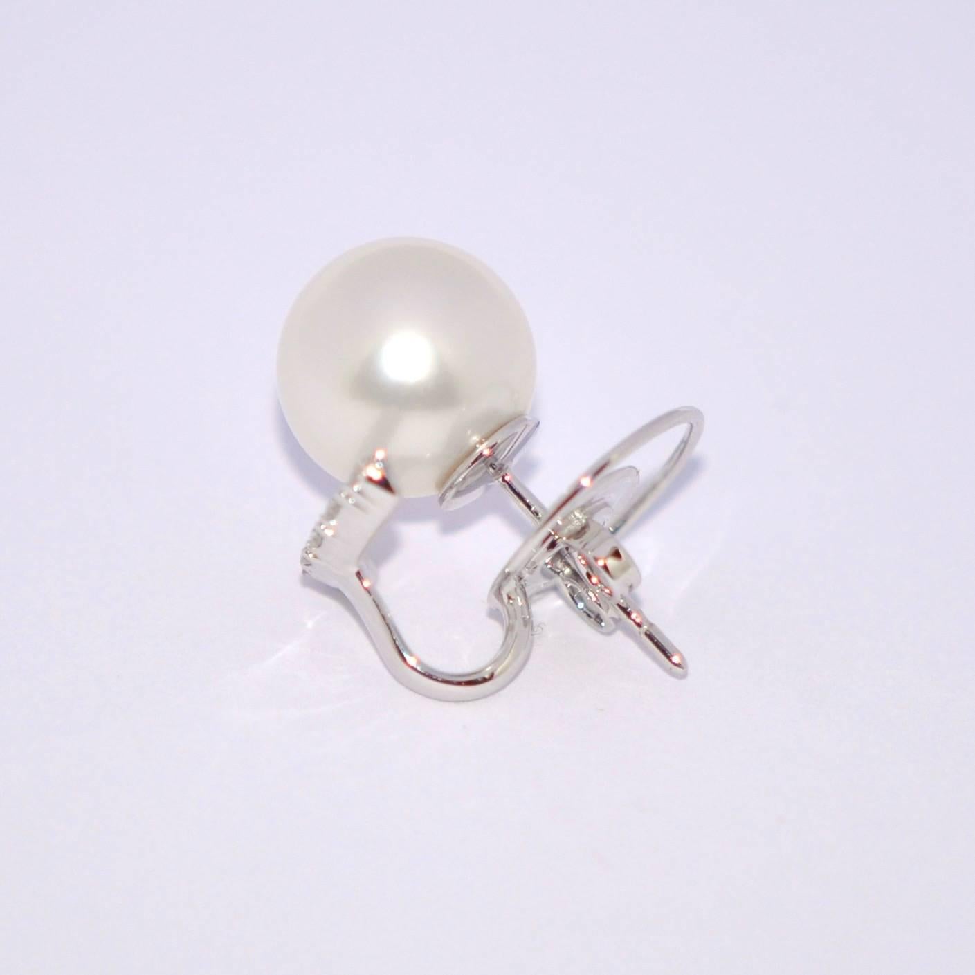 White South Sea Pearl Diamonds G/VS Carat 0.43 18 Karat White Gold Earrings 1