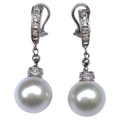 Boucles d'oreilles en perles blanches des mers du Sud avec diamants