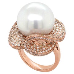 Anello in oro rosa 18 carati con perle bianche dei mari del sud, diamanti fantasia e diamanti marroni