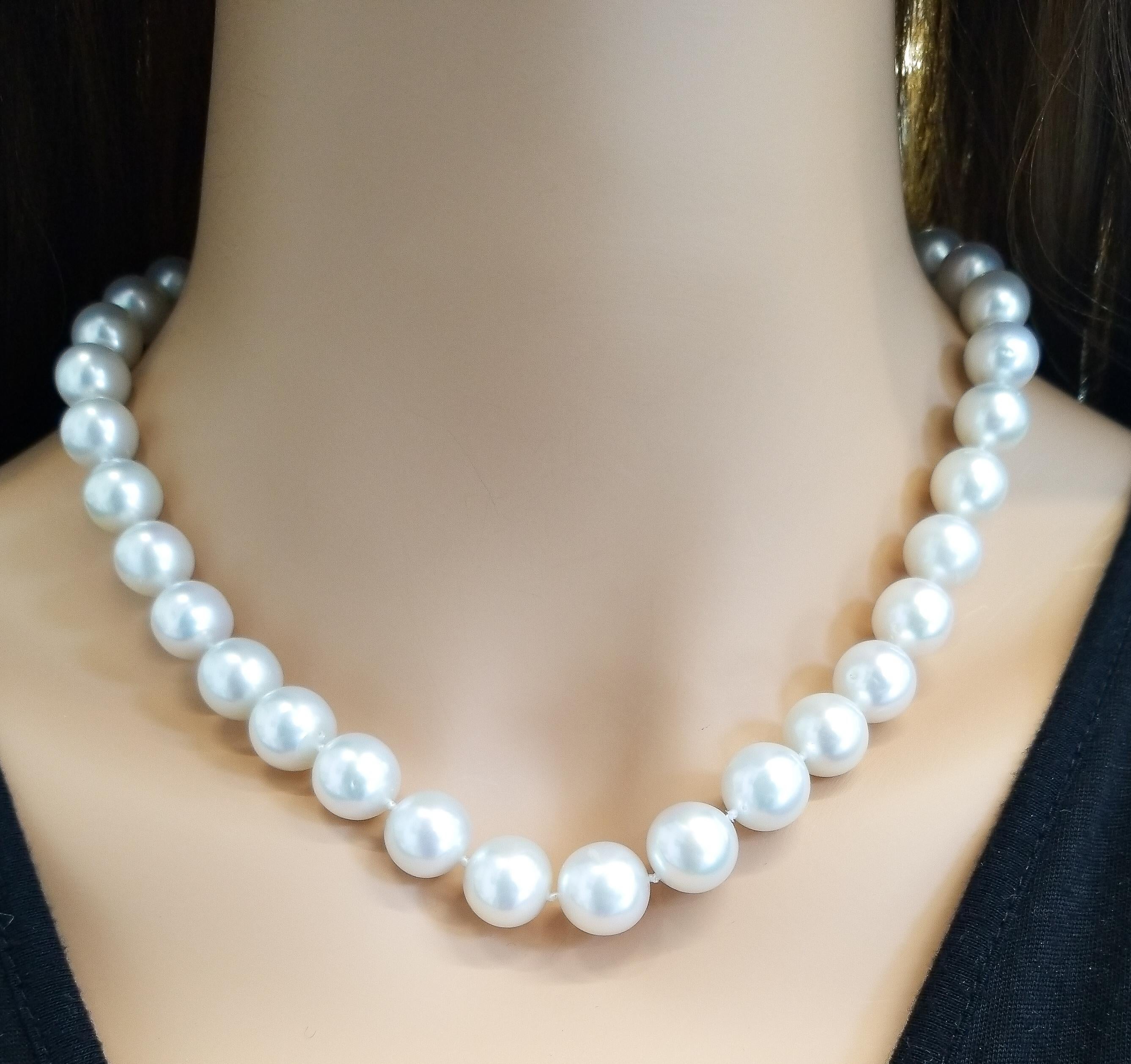 White South Sea Pearl Necklace In New Condition In Chicago, IL
