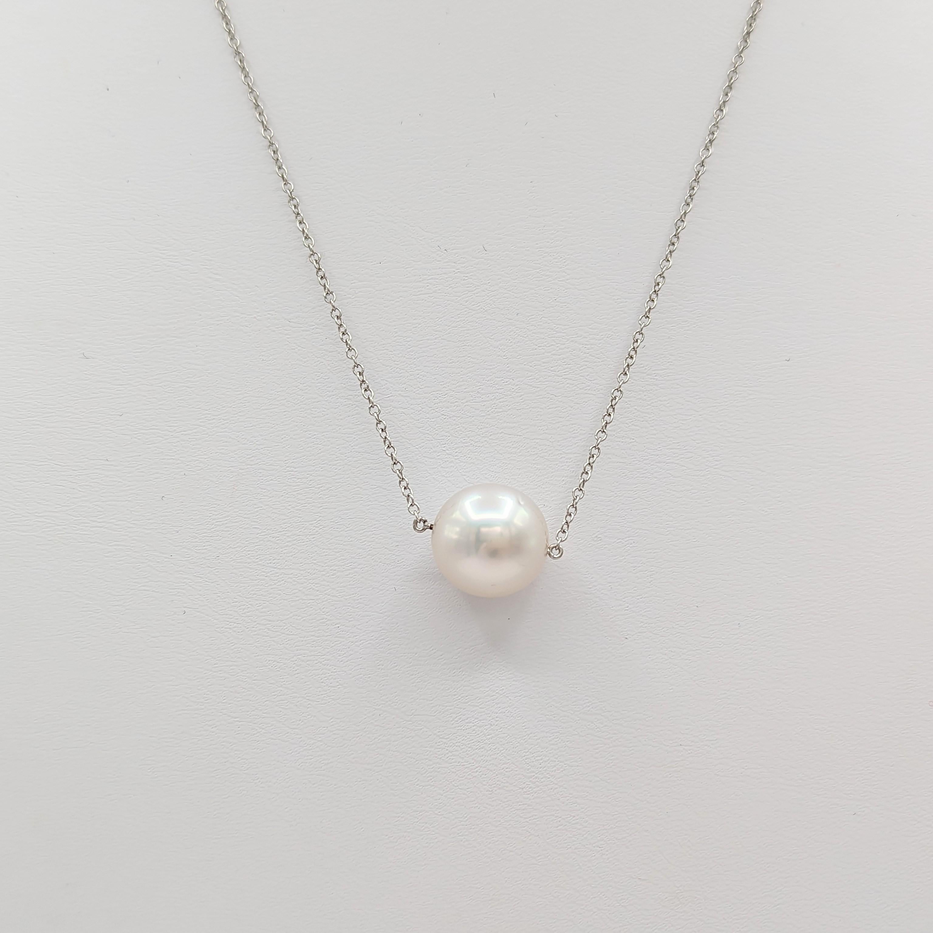 White South Sea Pearl Pendant Necklace in 18K White Gold For Sale 1