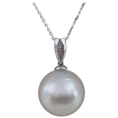 White South Sea Pearl Round, Diamonds, 18 Karat Gold Pendant