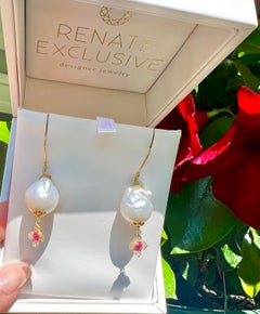 Weiße Südseeperlen-, Rubin- und Diamant-Ohrringe aus 14/18 massivem Gelbgold