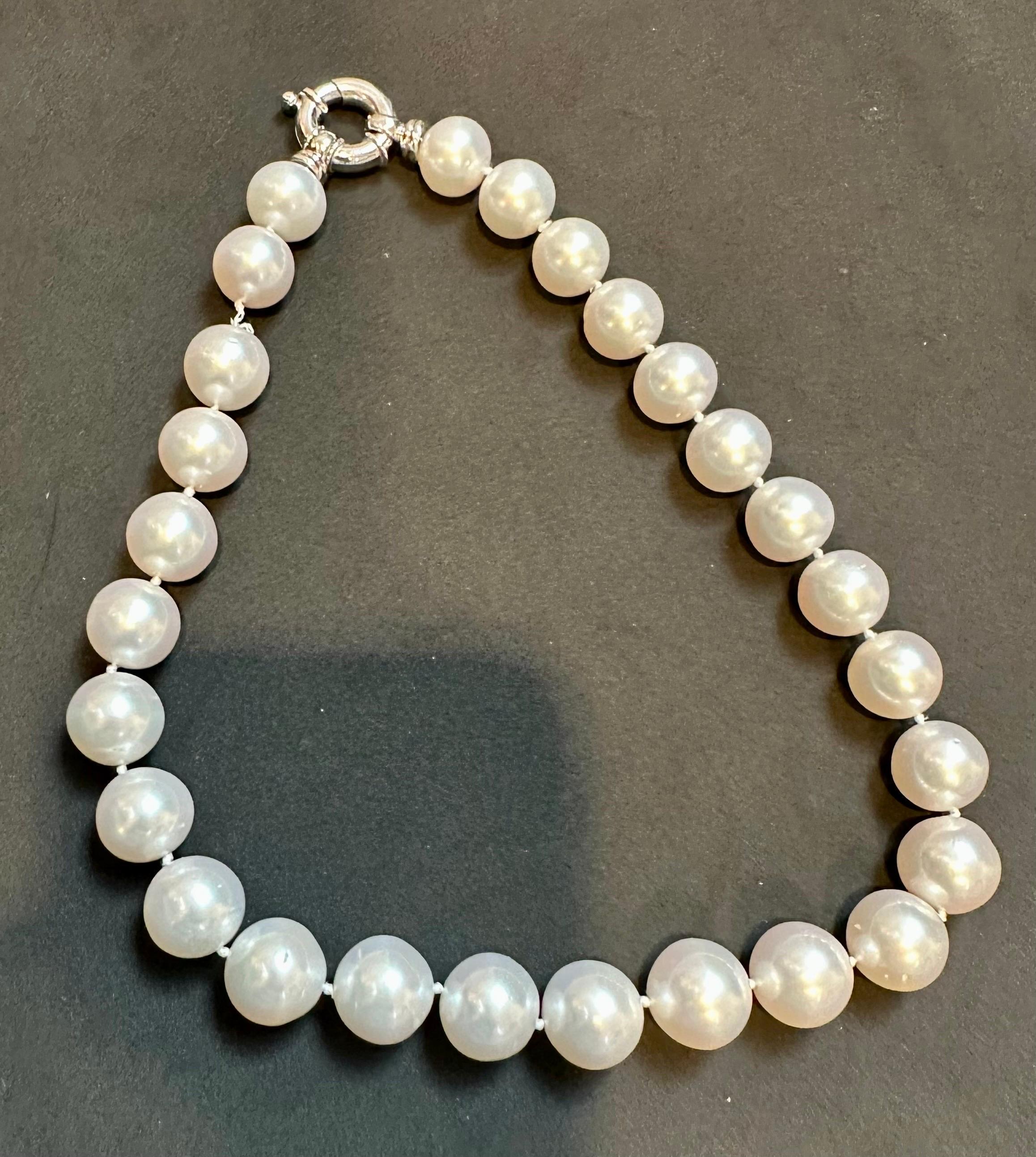 White South Sea Pearls Strand Necklace 18 Karat  White Gold Clasp 7