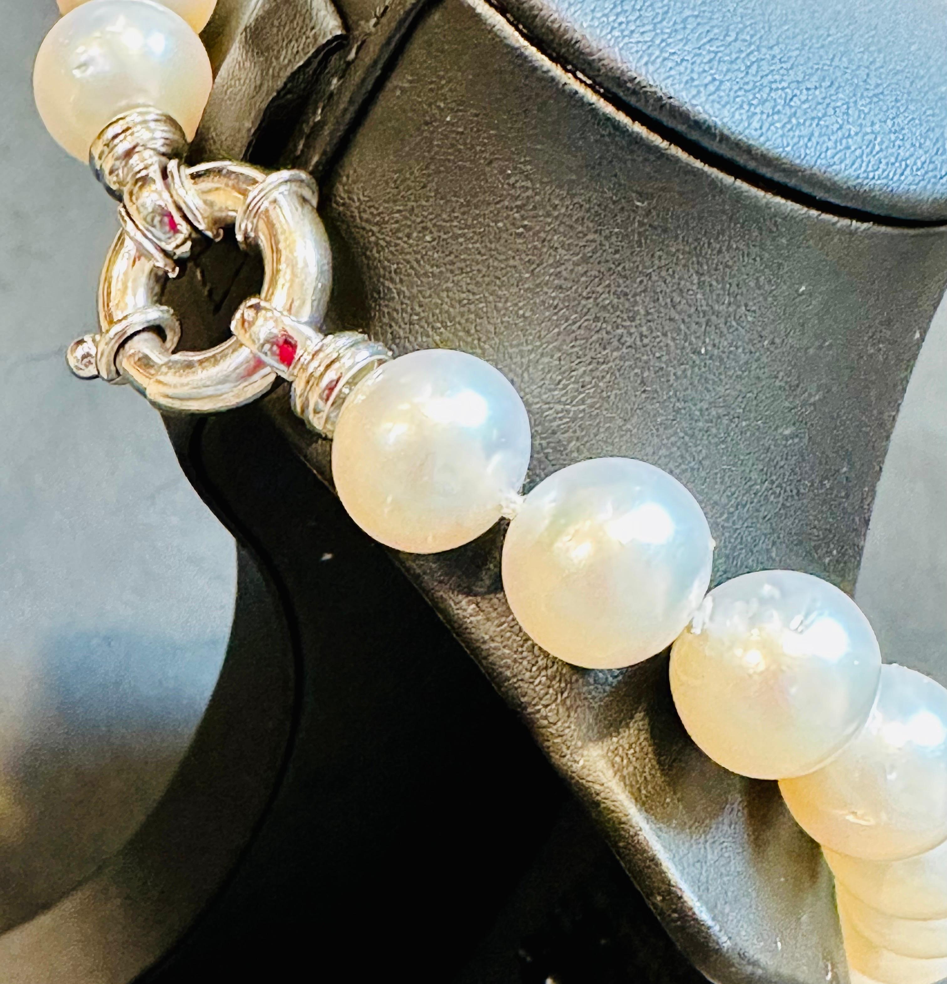 Round Cut White South Sea Pearls Strand Necklace 18 Karat  White Gold Clasp