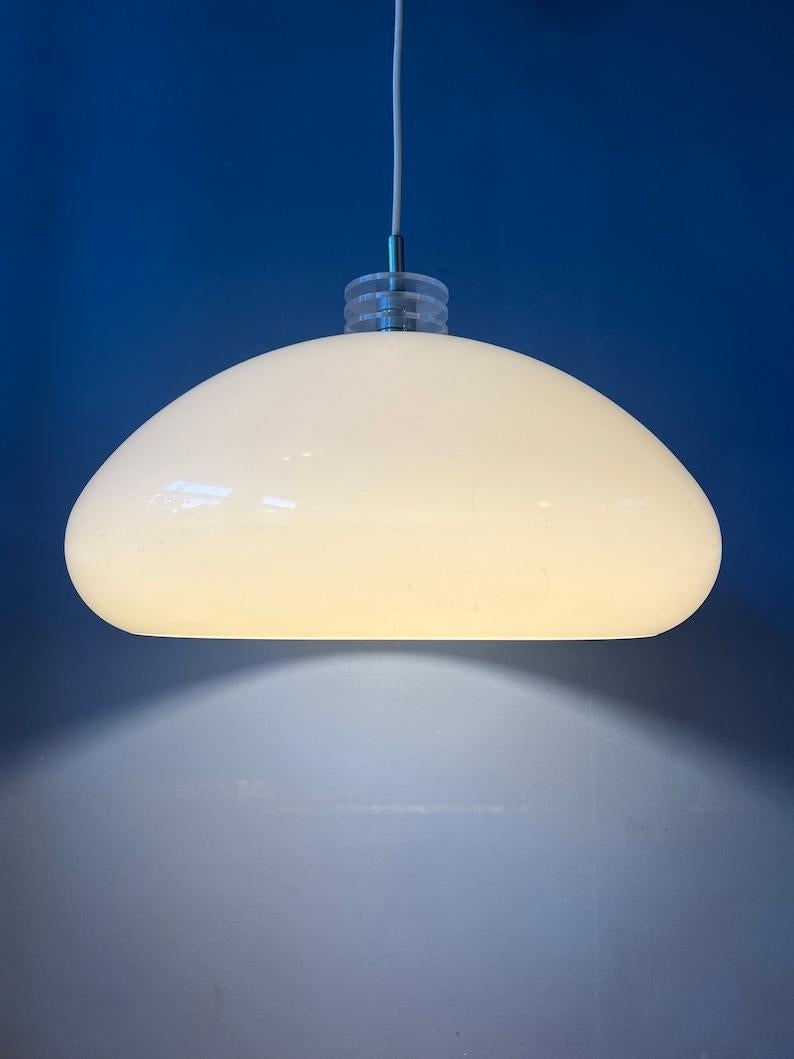 White Space Age Light Fixture Mushroom Pendant Lamp, 1970s In Excellent Condition For Sale In ROTTERDAM, ZH