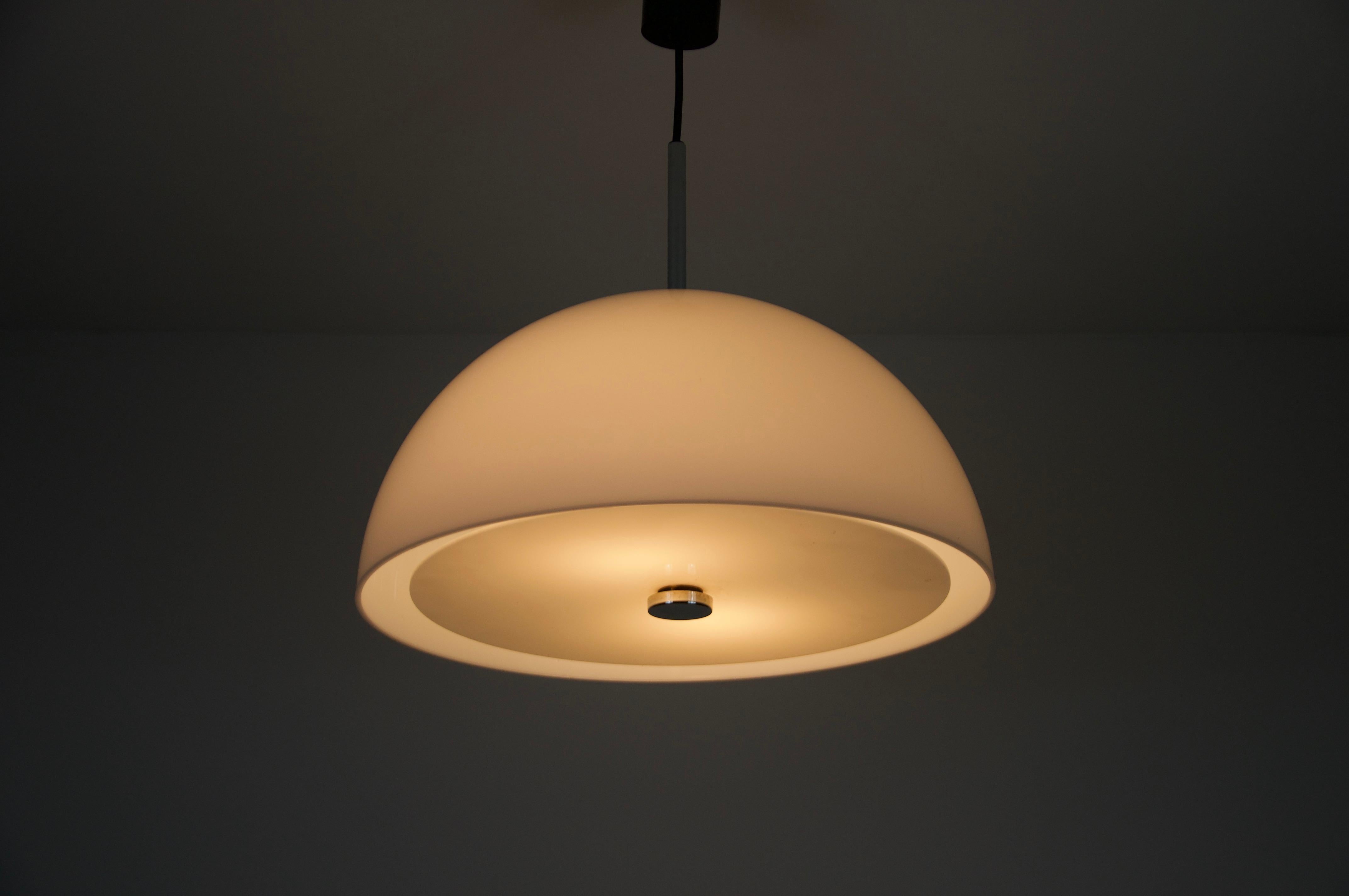 Fin du 20e siècle Lampe suspendue blanche de l'ère spatiale, Allemagne, années 1970 en vente