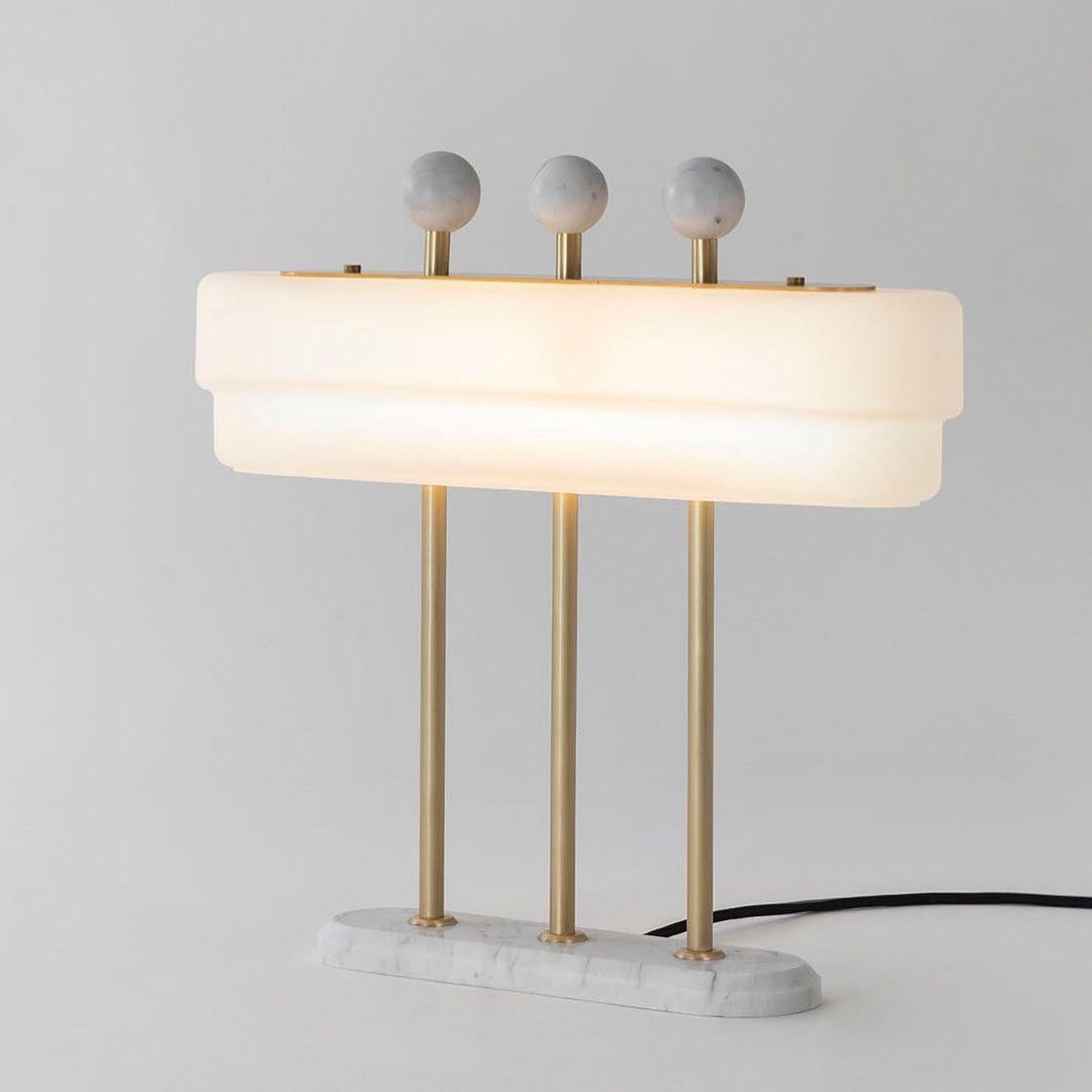White Spate Table Lamp by Bert Frank In New Condition For Sale In Geneve, CH