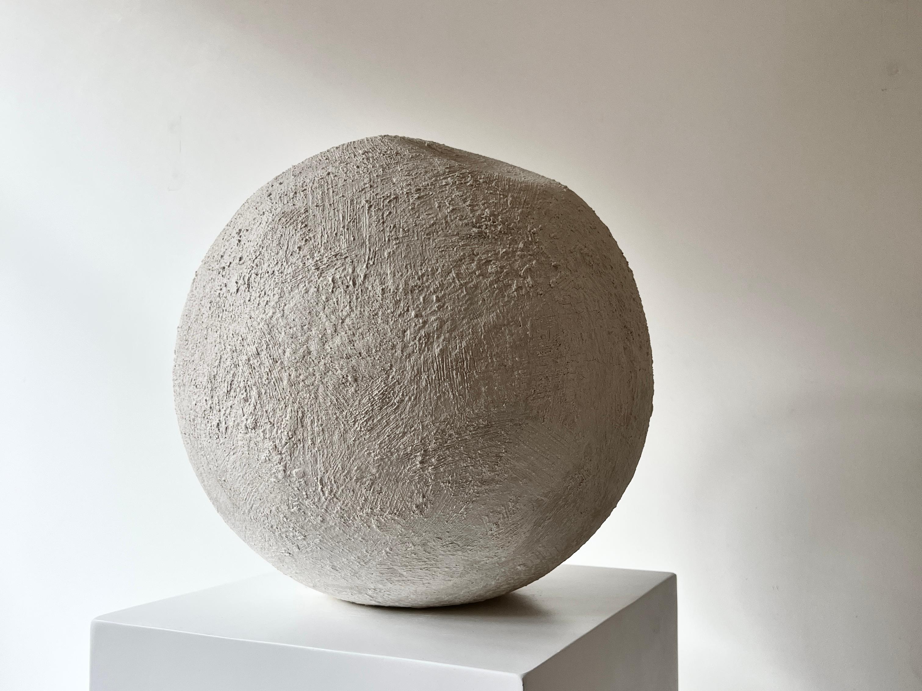 White Sphere ii by Laura Pasquino In New Condition For Sale In Geneve, CH