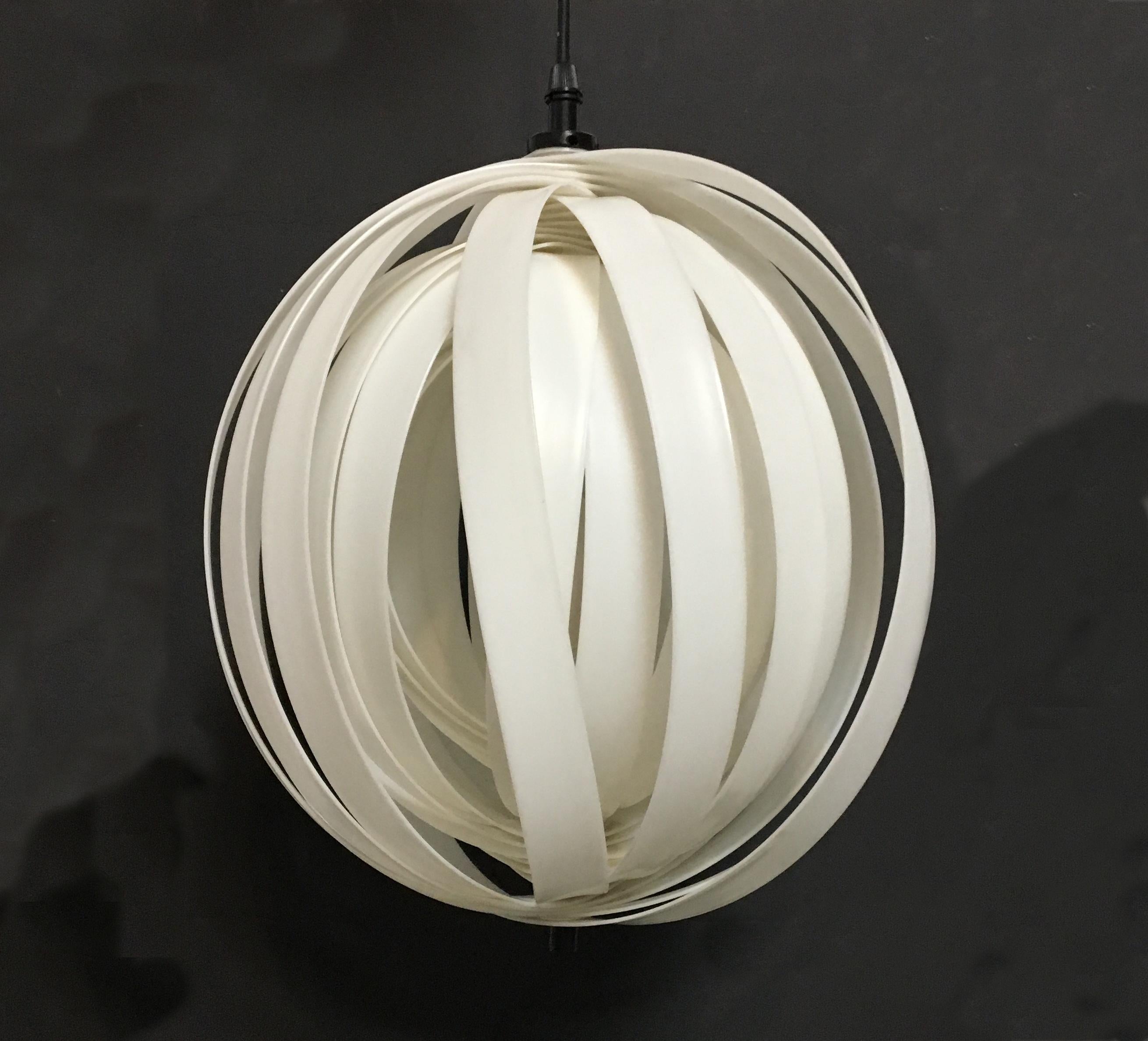 Mid-Century Modern White Spherical Moon Pendant Lamp Edited by MoMA