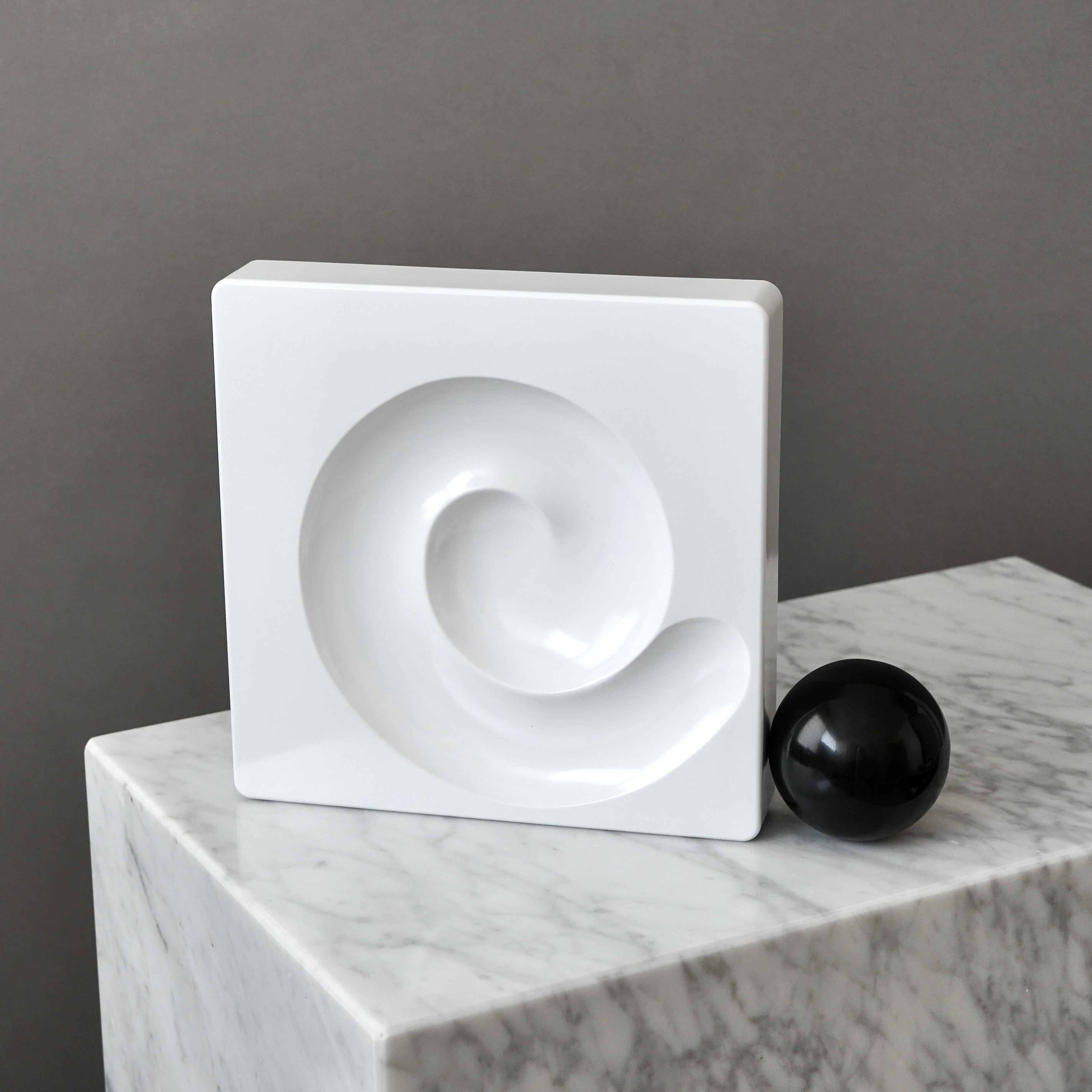 Mid-Century moderno Centrotavola 'Spiros' bianco di Eleonore Peduzzi Riva per Artemide, anni '70