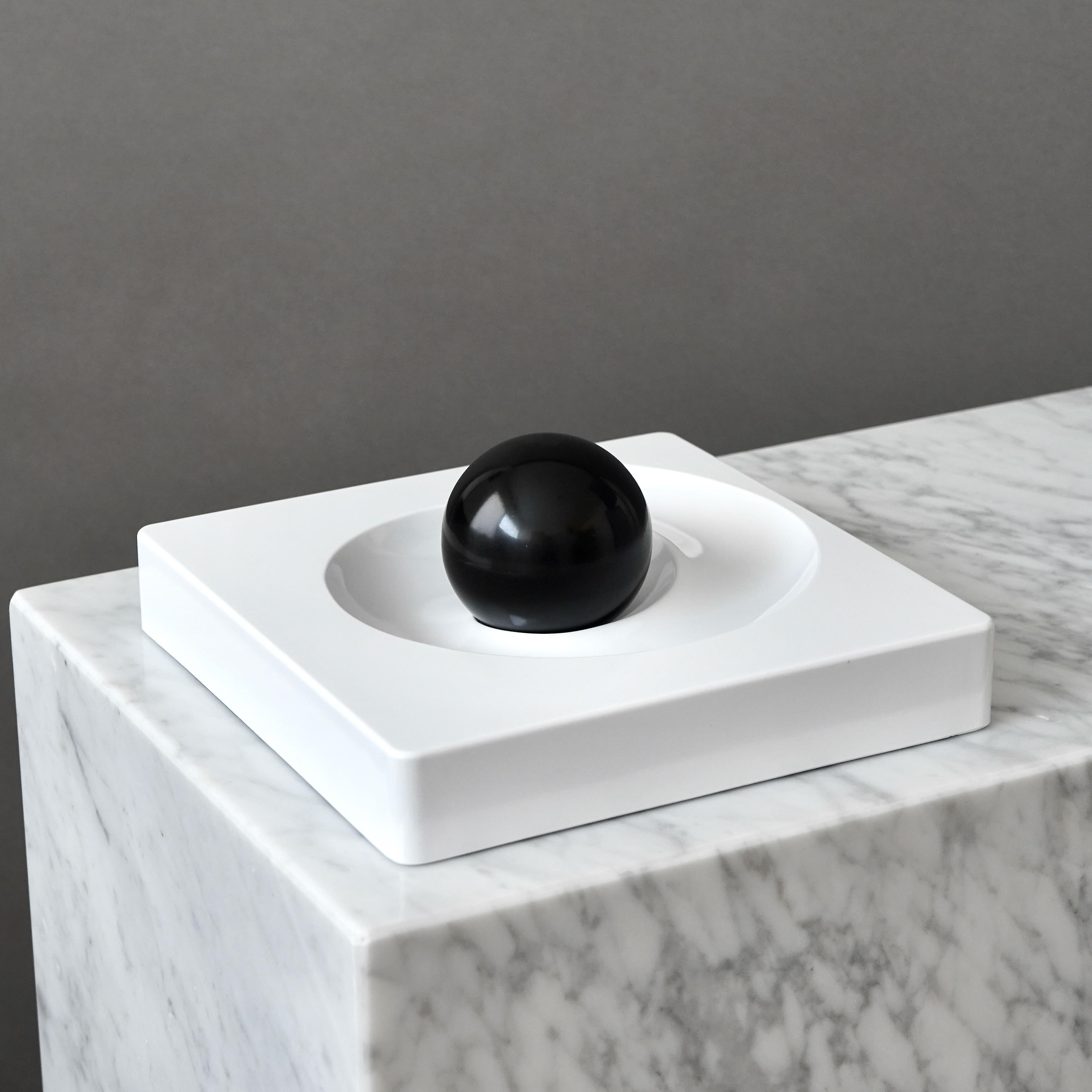 Plastica Centrotavola 'Spiros' bianco di Eleonore Peduzzi Riva per Artemide, anni '70