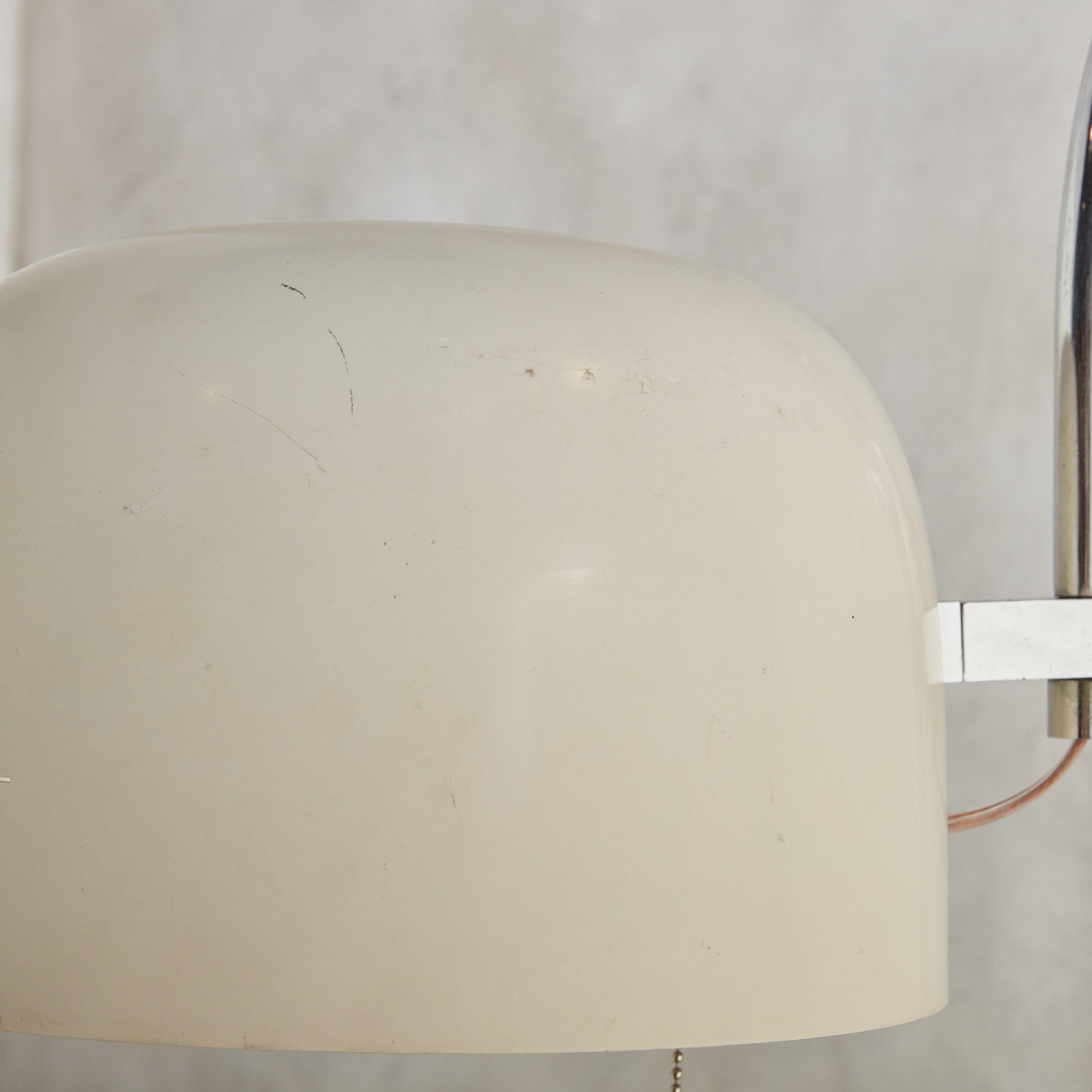 Lampadaire White Squiggle avec base en pierre, Italie, années 1970 en vente 3