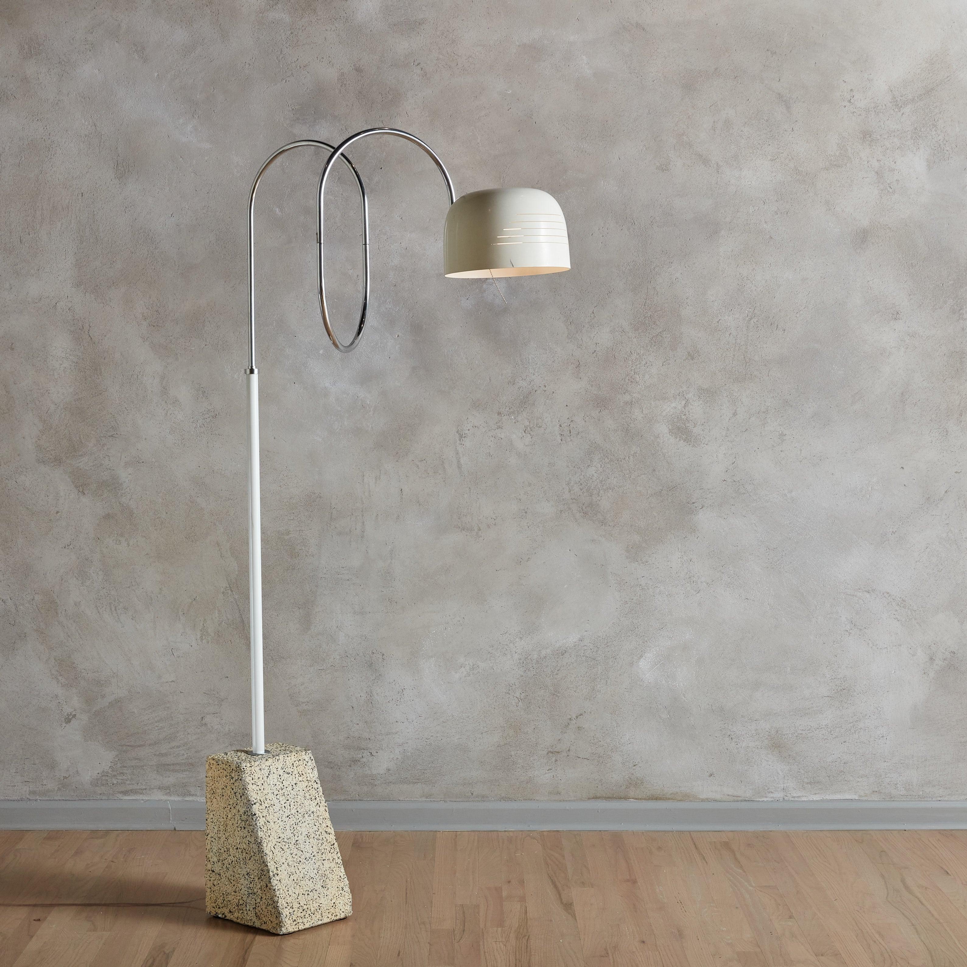 italien Lampadaire White Squiggle avec base en pierre, Italie, années 1970 en vente