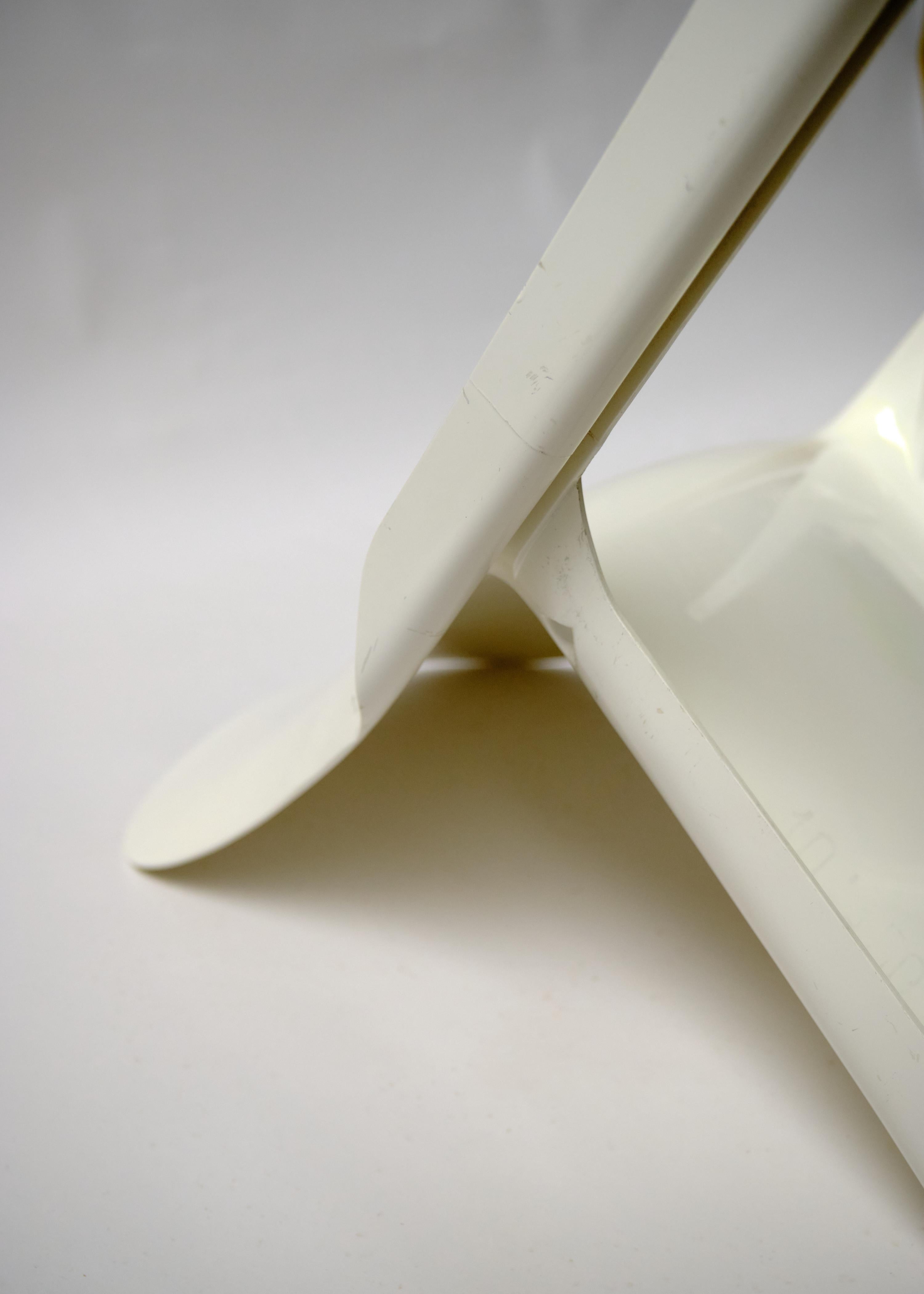 Weiße stapelbare Selene-Stühle von Vico Magistretti für Artemide, Paar im Angebot 3