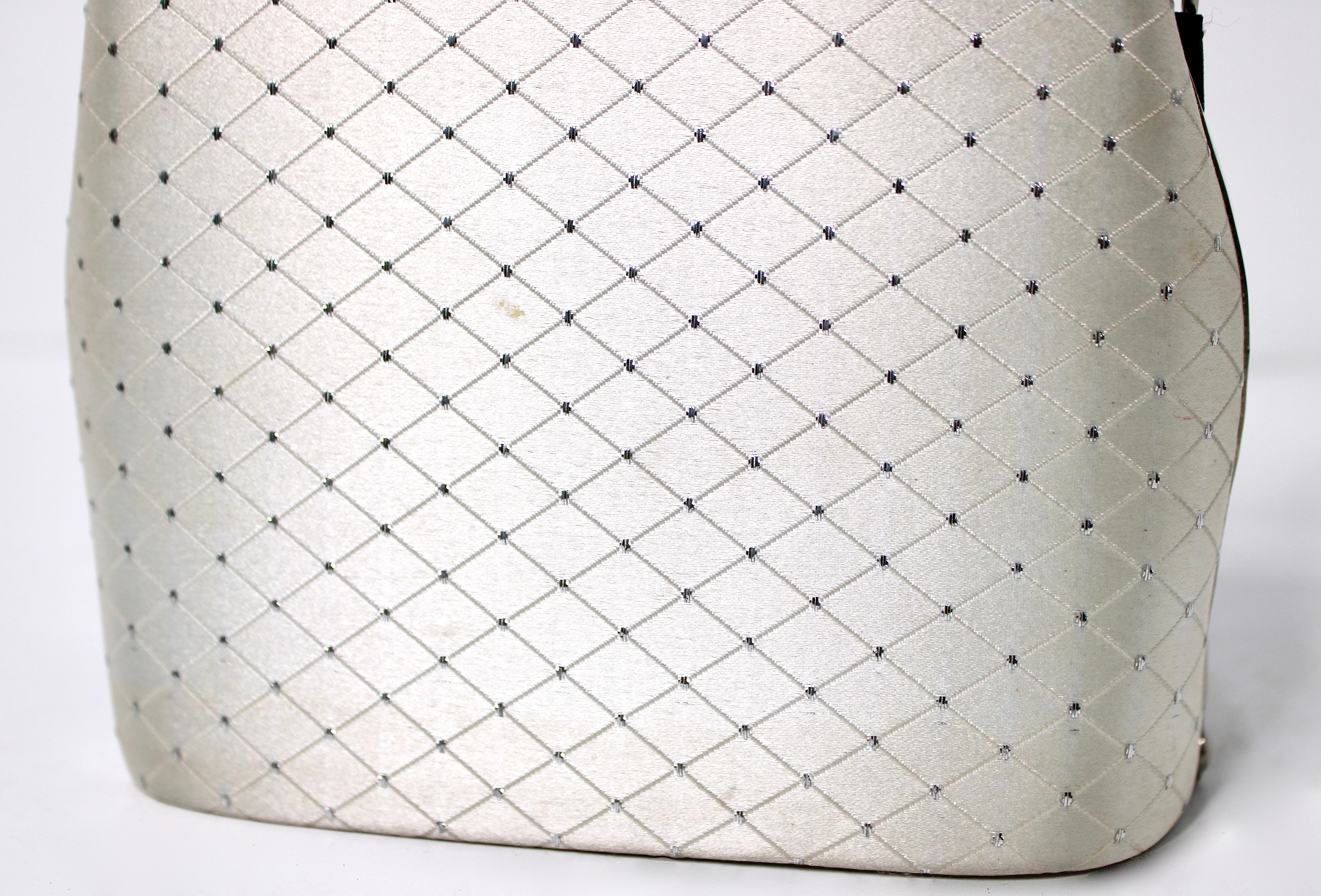 Blanc White Stain Quilted Top-Handle Evening Bag With Chain circa 1960s en vente