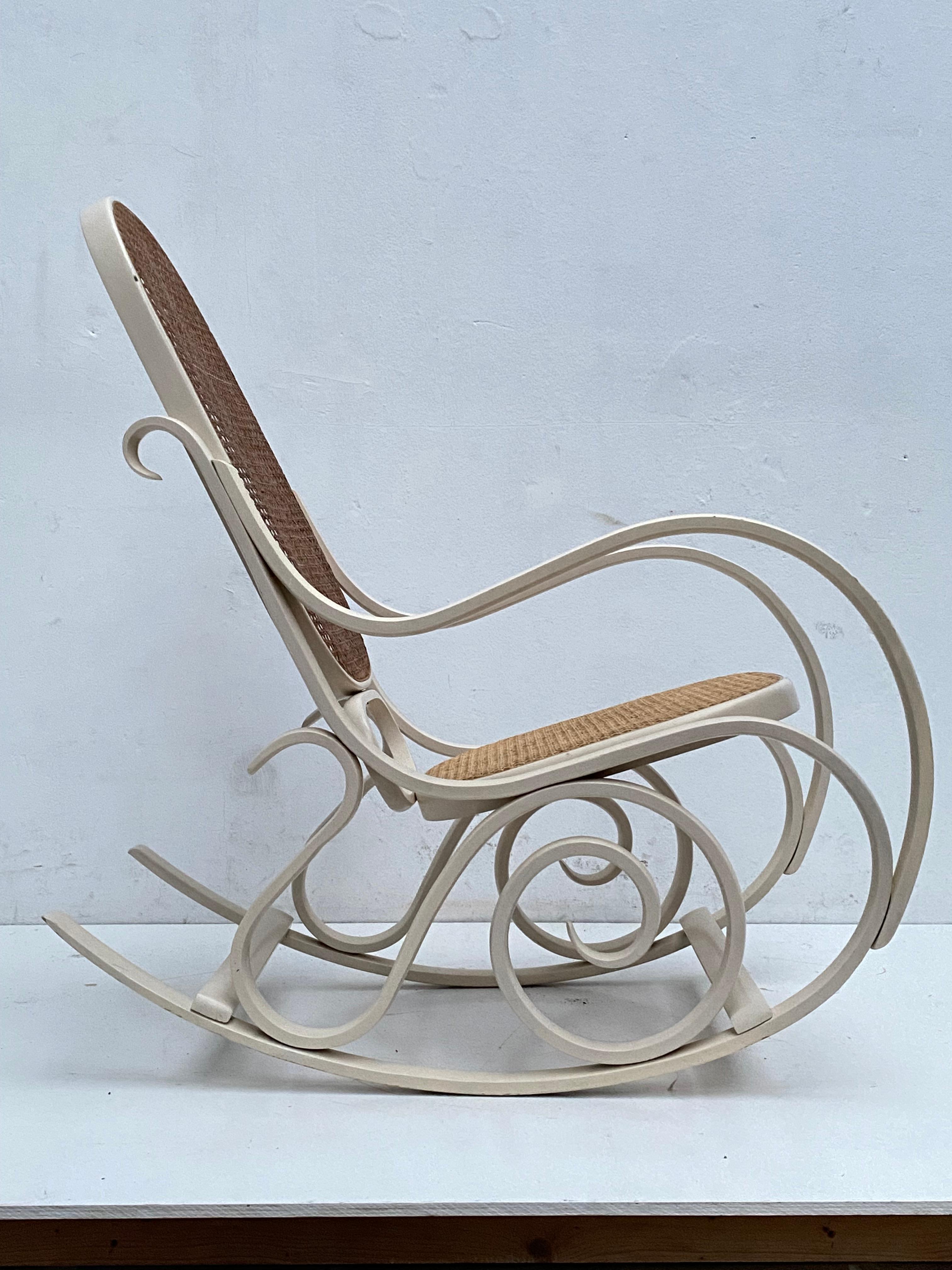 White Stained Beech Rocking Chair by Luigi Grassevig Italy, 1970's For Sale 1