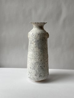 Vase Alavastron en grès blanc d'Elena Vasilantonaki