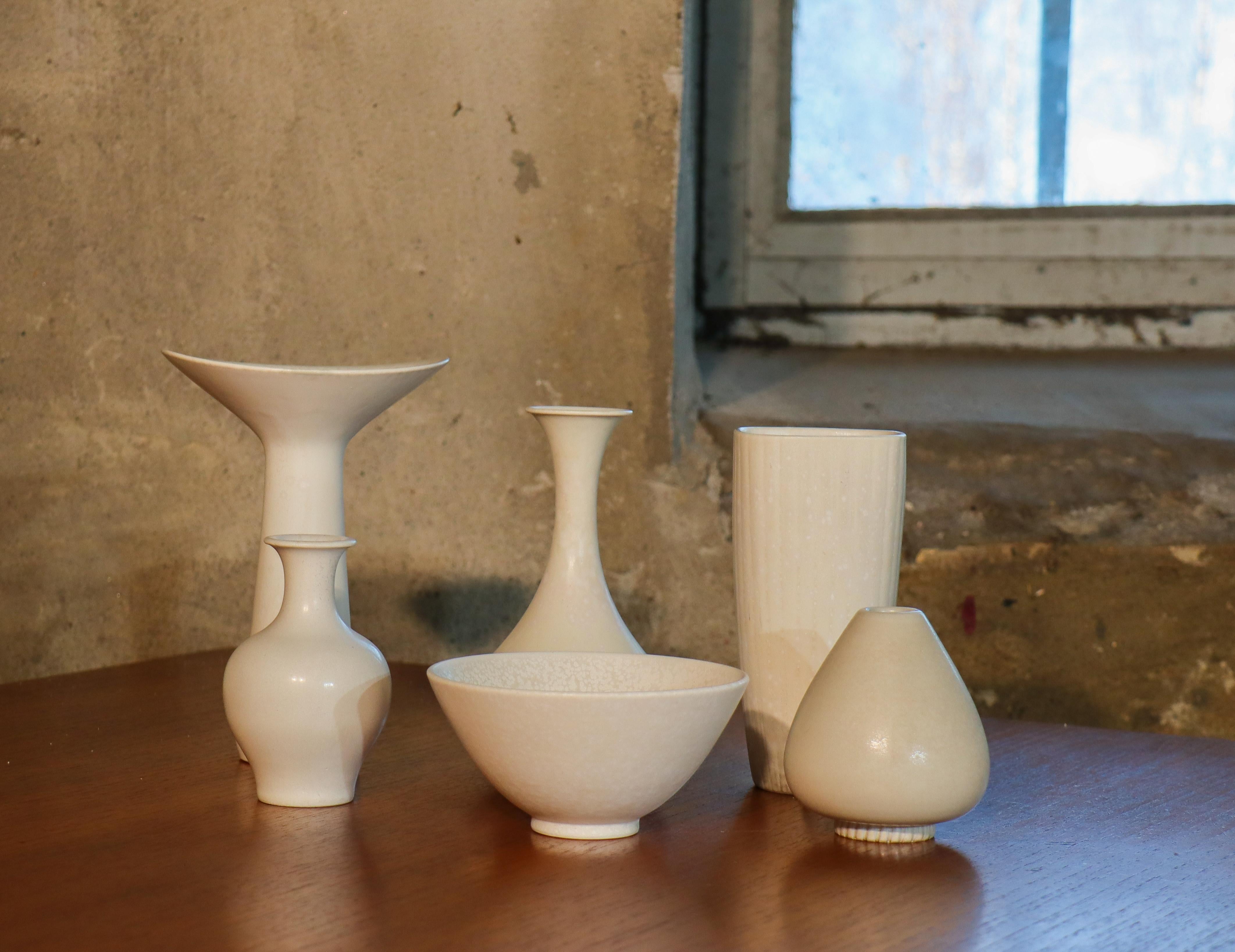 Scandinavo moderno Ciotola in gres bianco - Gunnar Nylund - Rörstrand - Medioevo moderno in vendita