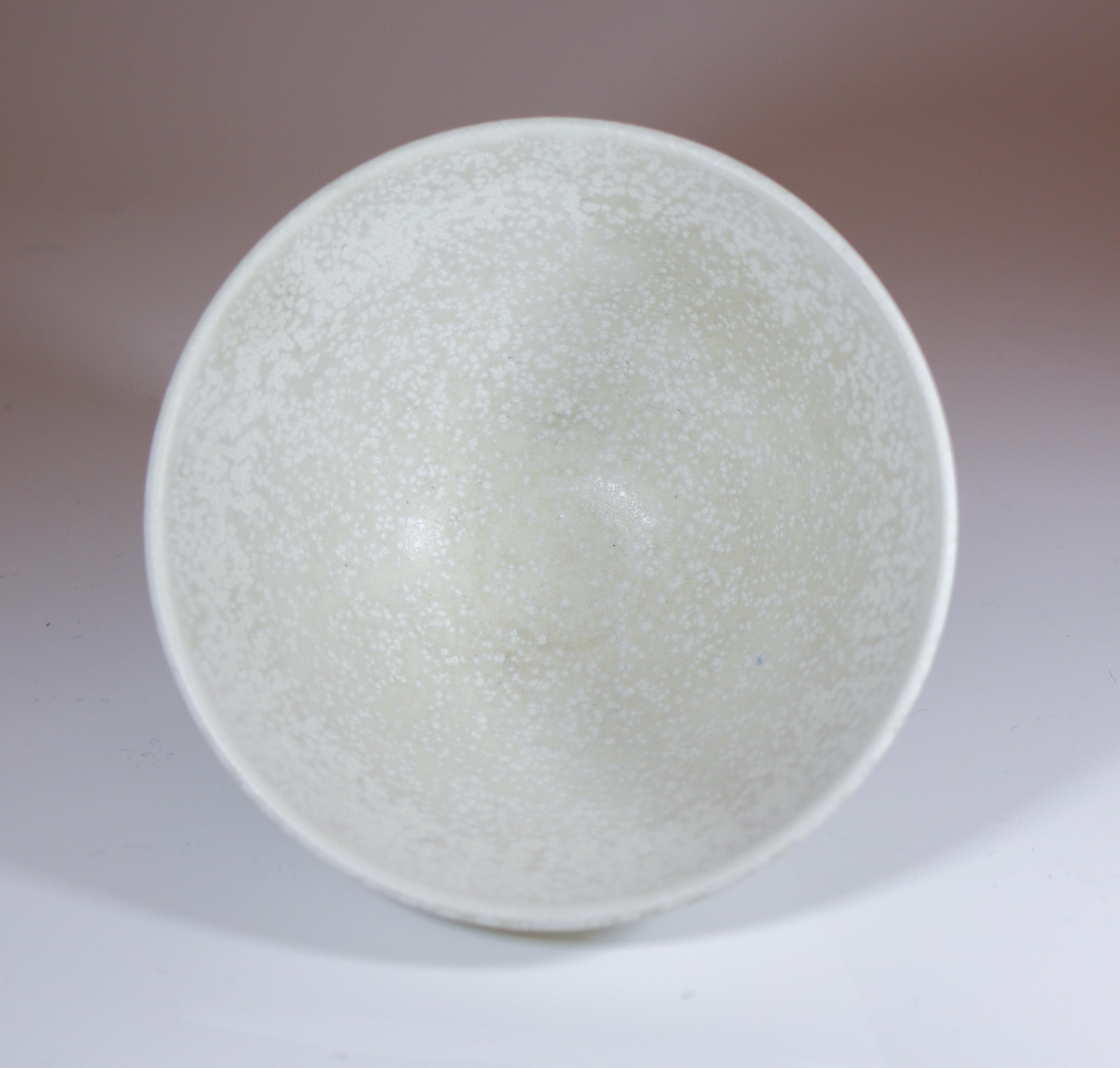 Ciotola in gres bianco - Gunnar Nylund - Rörstrand - Medioevo moderno in vendita 1