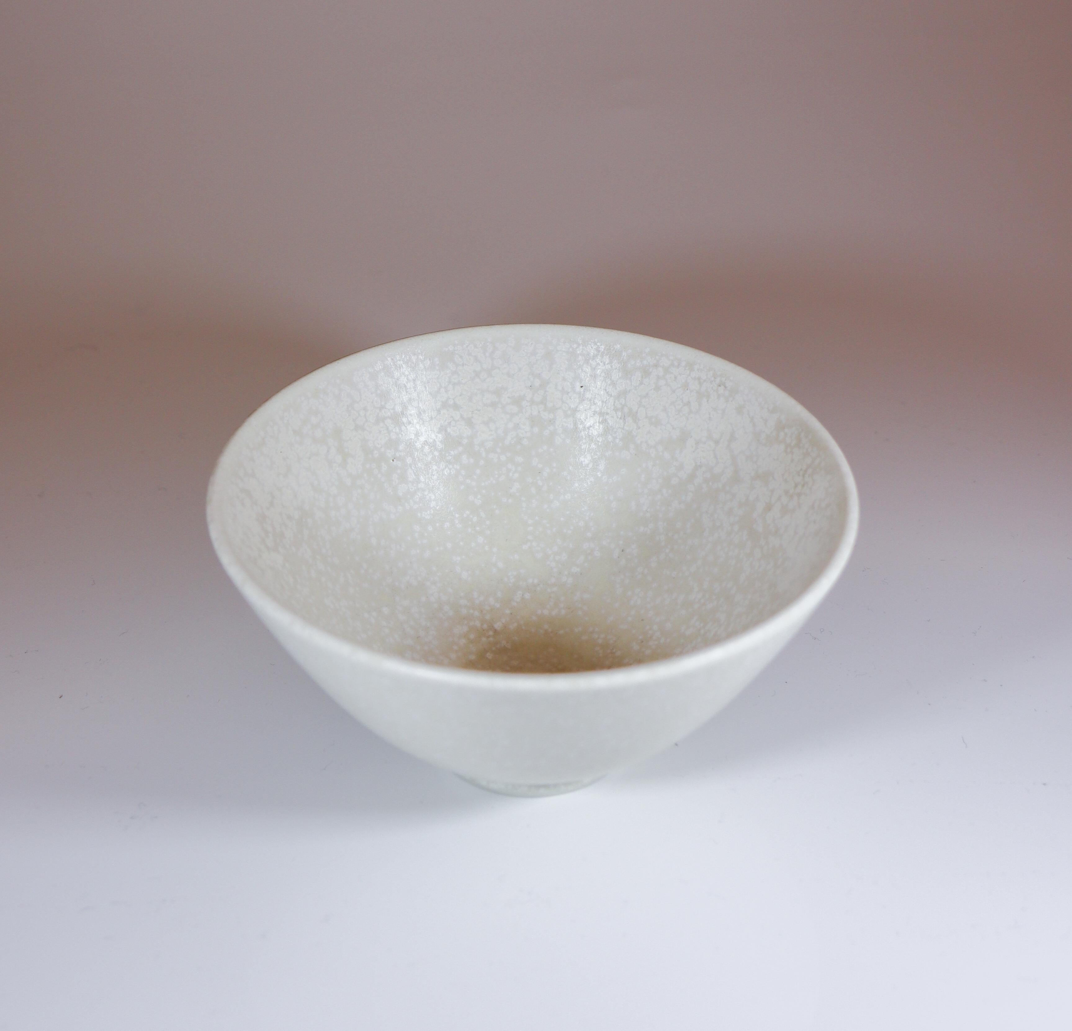 Ciotola in gres bianco - Gunnar Nylund - Rörstrand - Medioevo moderno in vendita 2