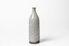 Vase bouteille en céramique de grès blanc par Pol Chambost pour Ratilly 1976 Design