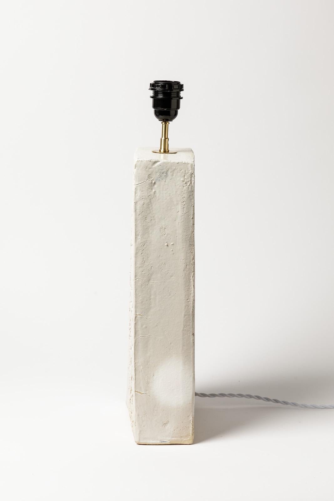 Weiße Keramik-Tischlampe aus Steingut, 20. Jahrhundert, Design-Leuchten, handgefertigt (Französisch) im Angebot