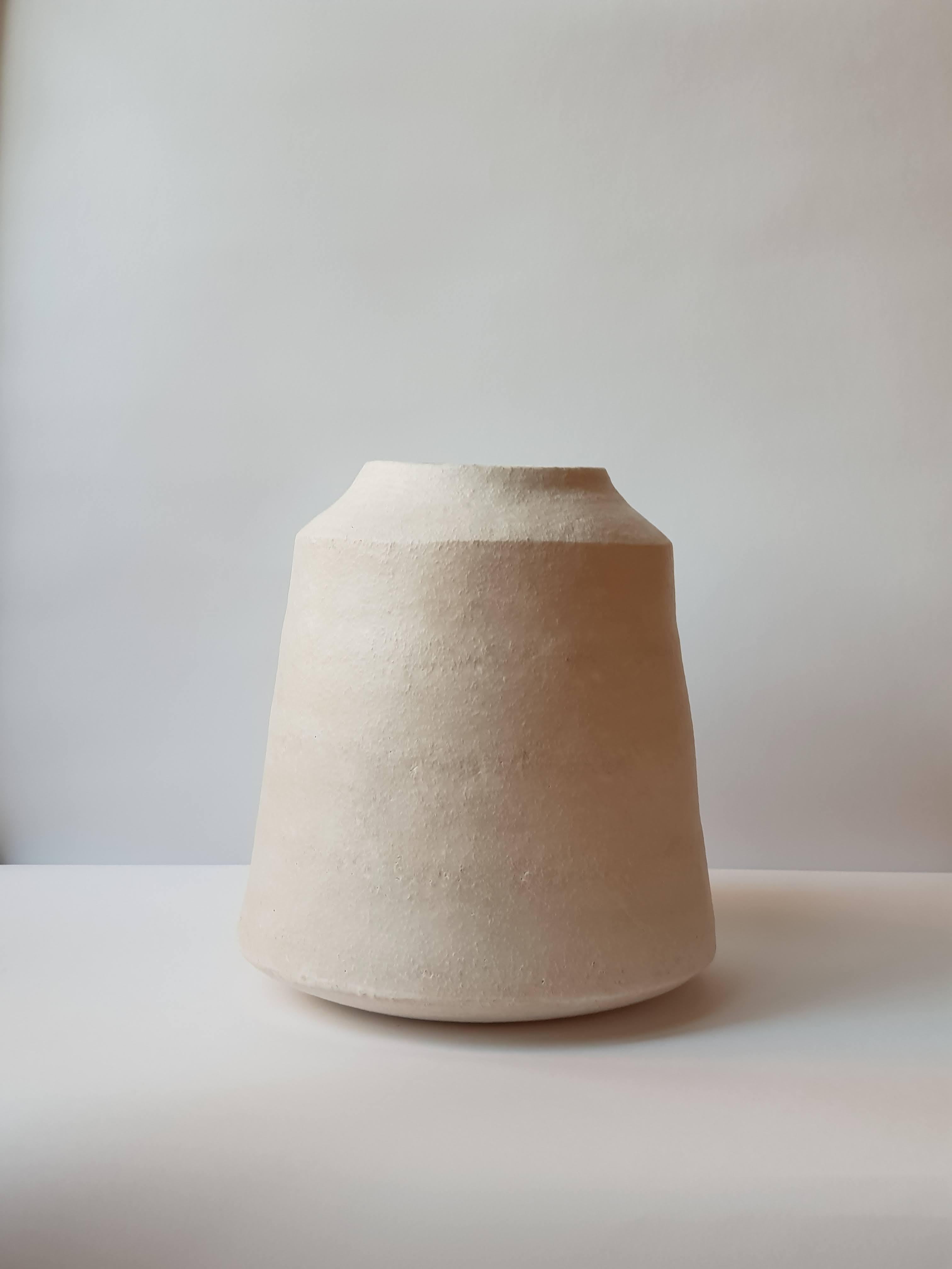 Other White Stoneware Kados Vase by Elena Vasilantonaki For Sale